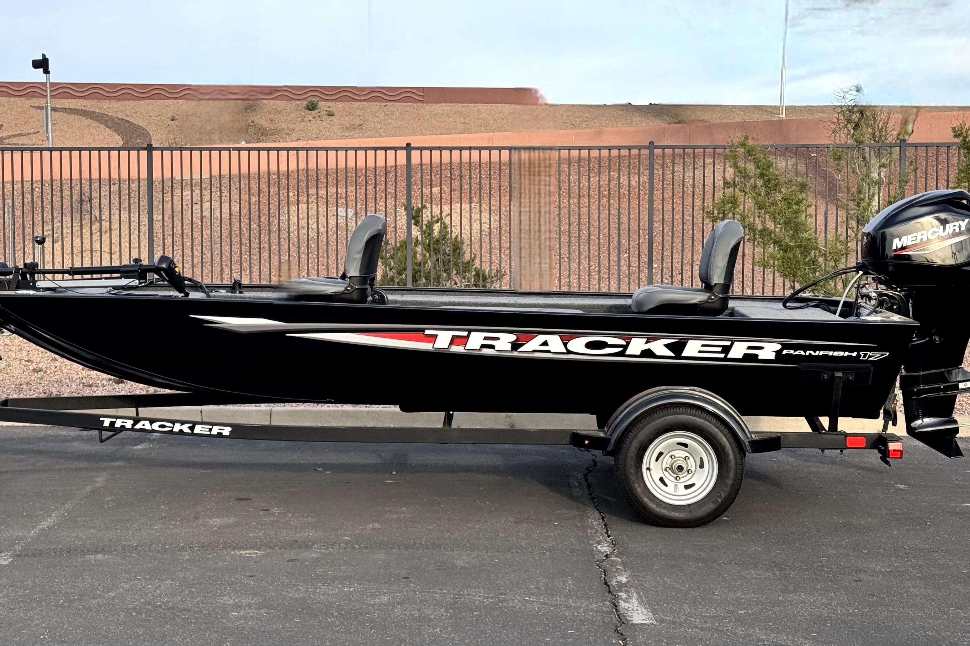 2025 Tracker Panfish 17