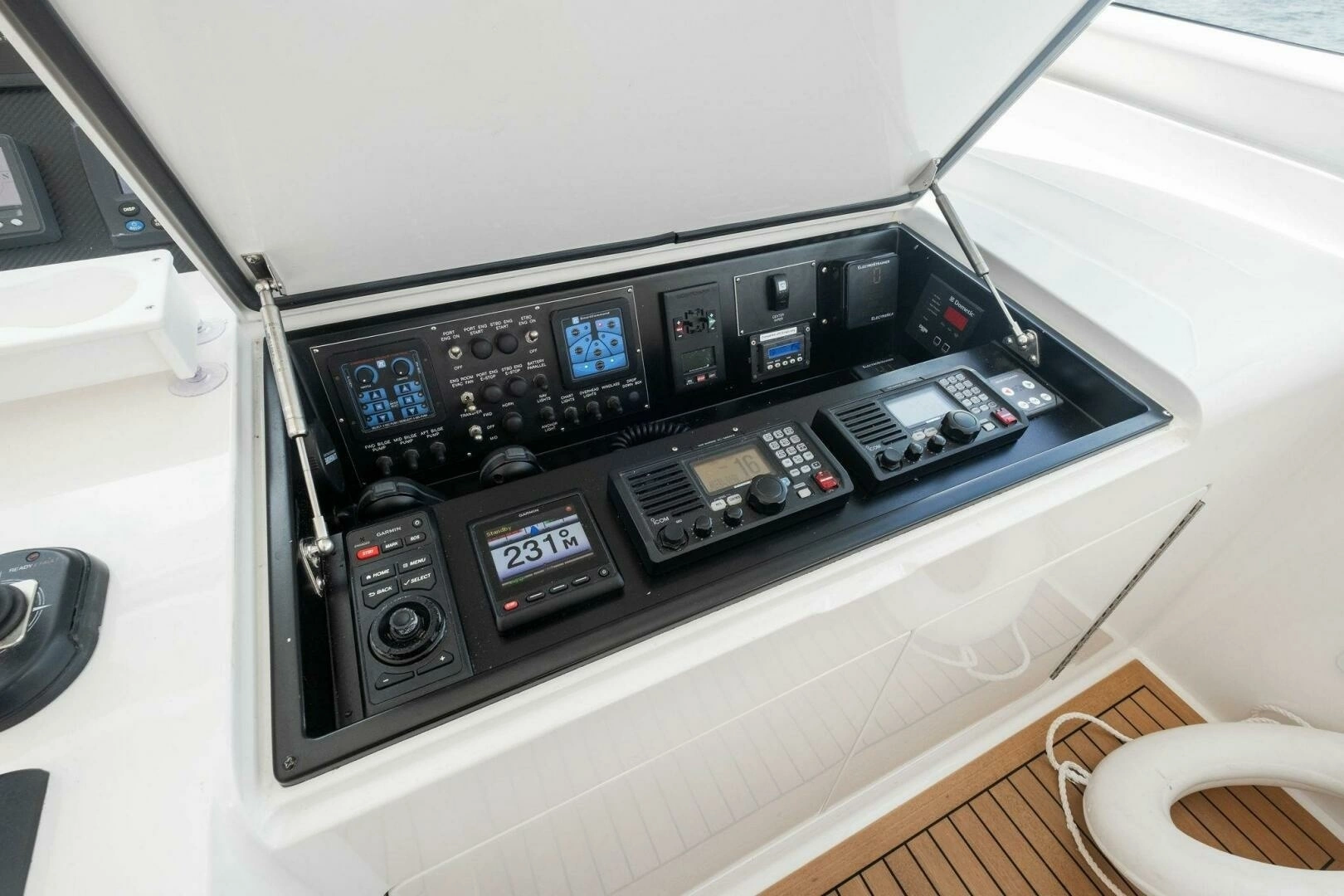 2015 Viking 52 OPEN - Image 27
