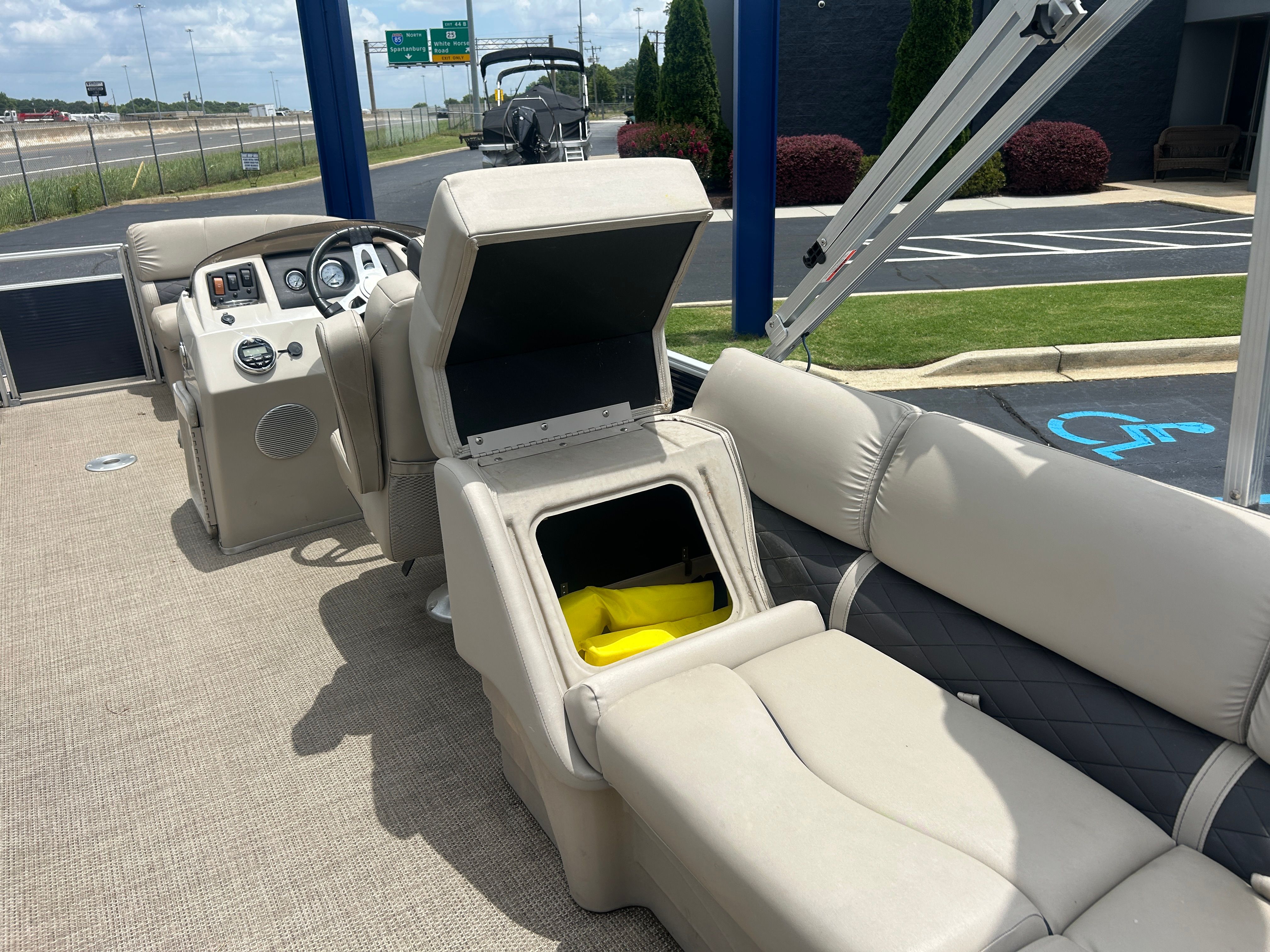 2019 Bennington SX22 Stern Radius - 12