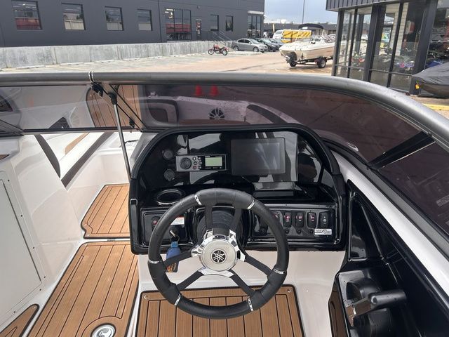 2022 Yamaha Boats 195S - 10