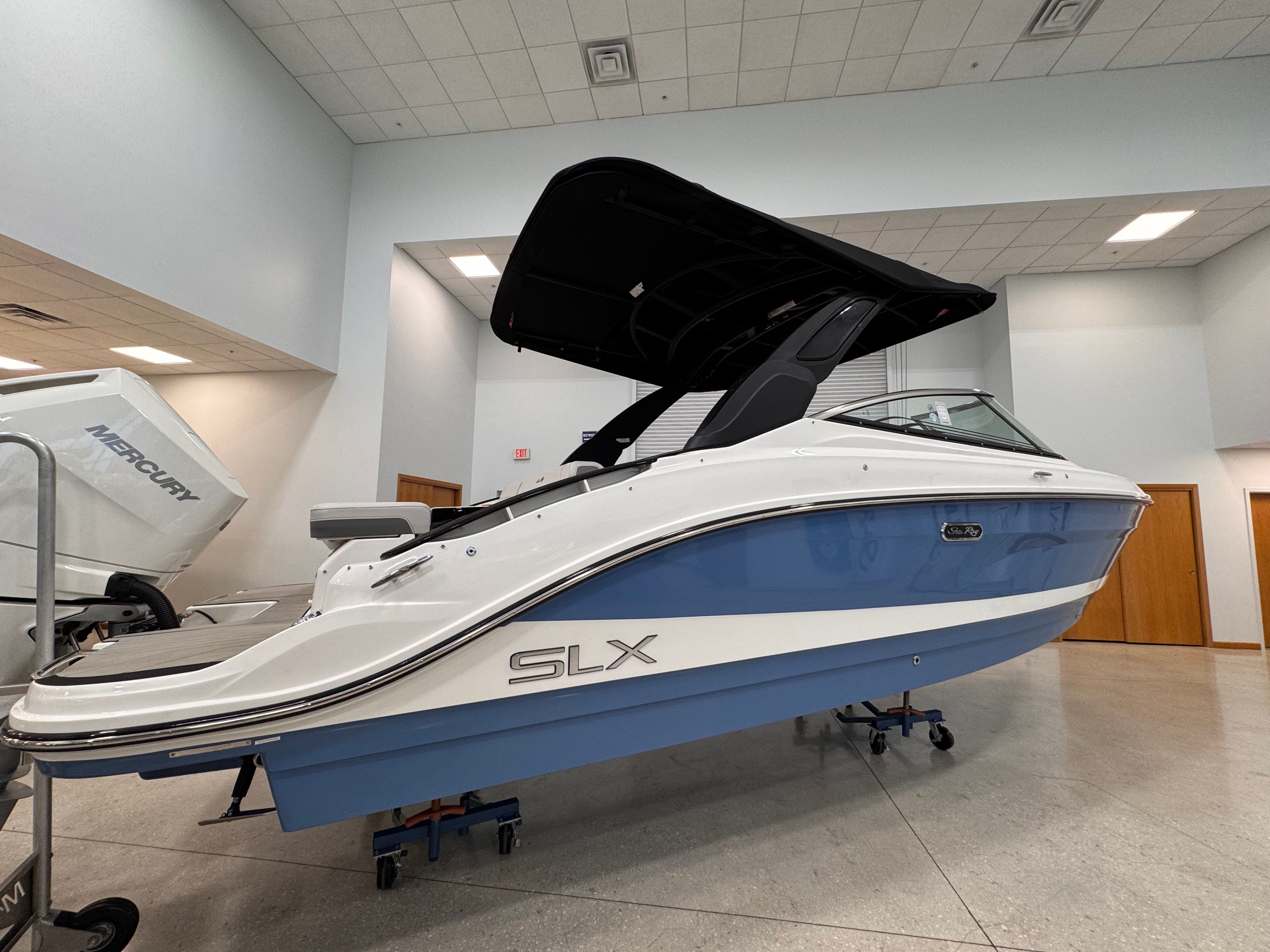 2026 Sea Ray SLX 260 Outboard - 8