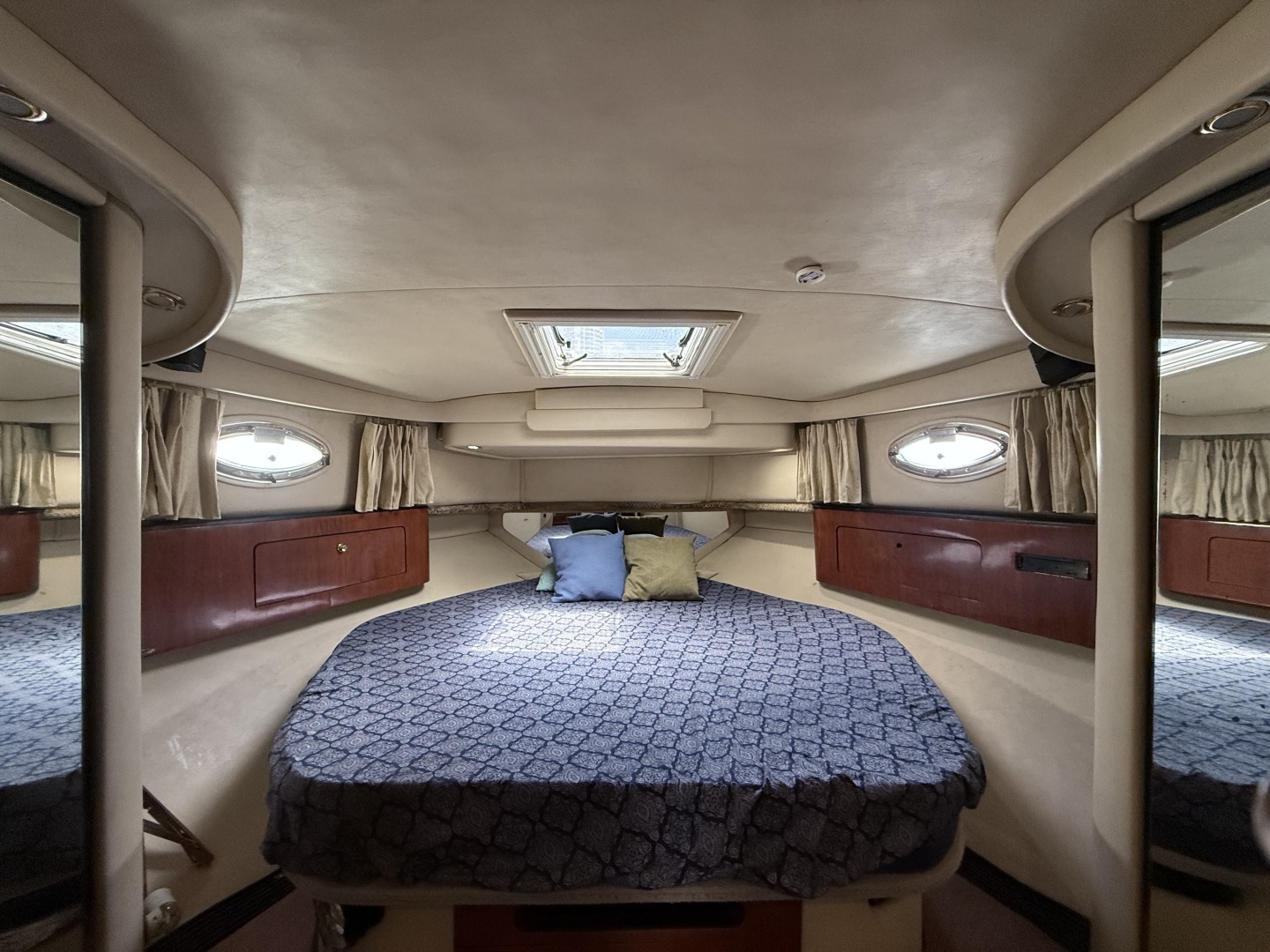 2001 Sea Ray 450 Express Bridge - Image 20