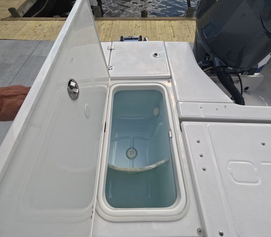 2026 Robalo Cayman 226 In Stock Trailer Included - 11