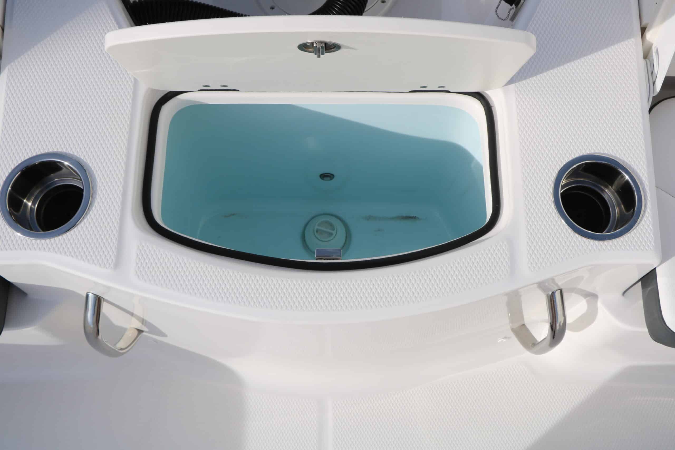 2026 Robalo 206 Cayman - 30