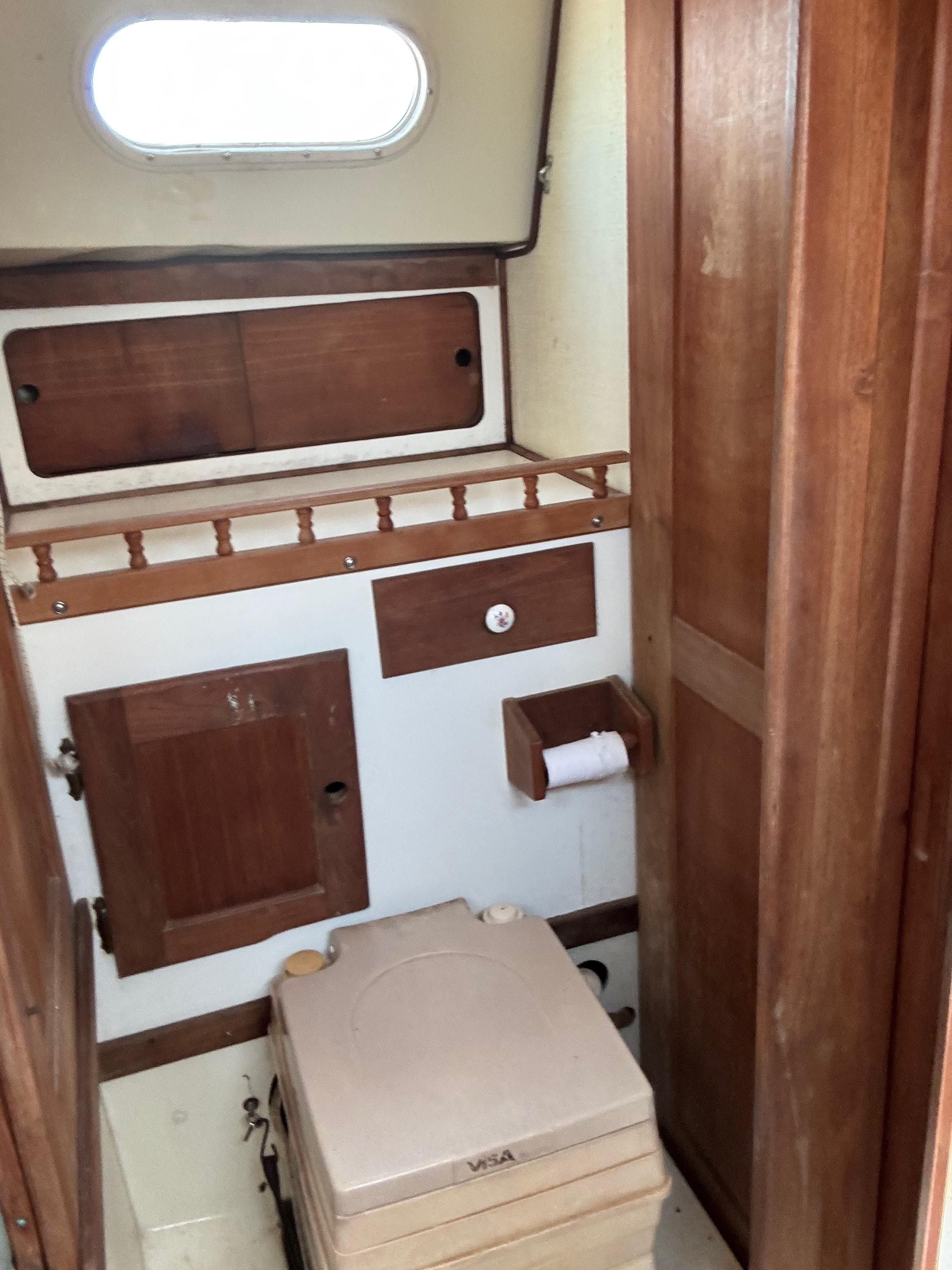 1977 Hunter 27 - 4