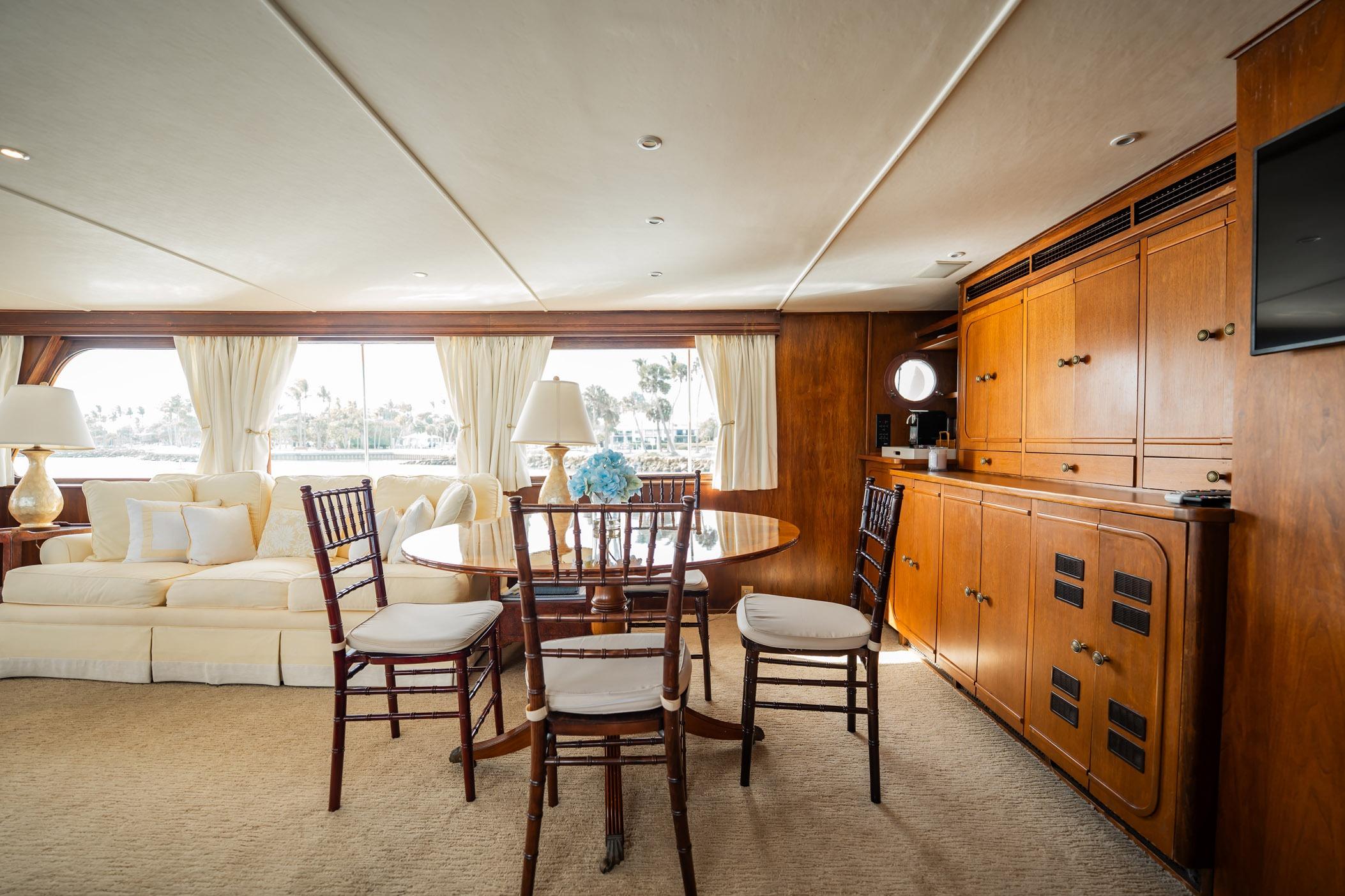 1972 Trumpy 72 Motor Yacht - 18