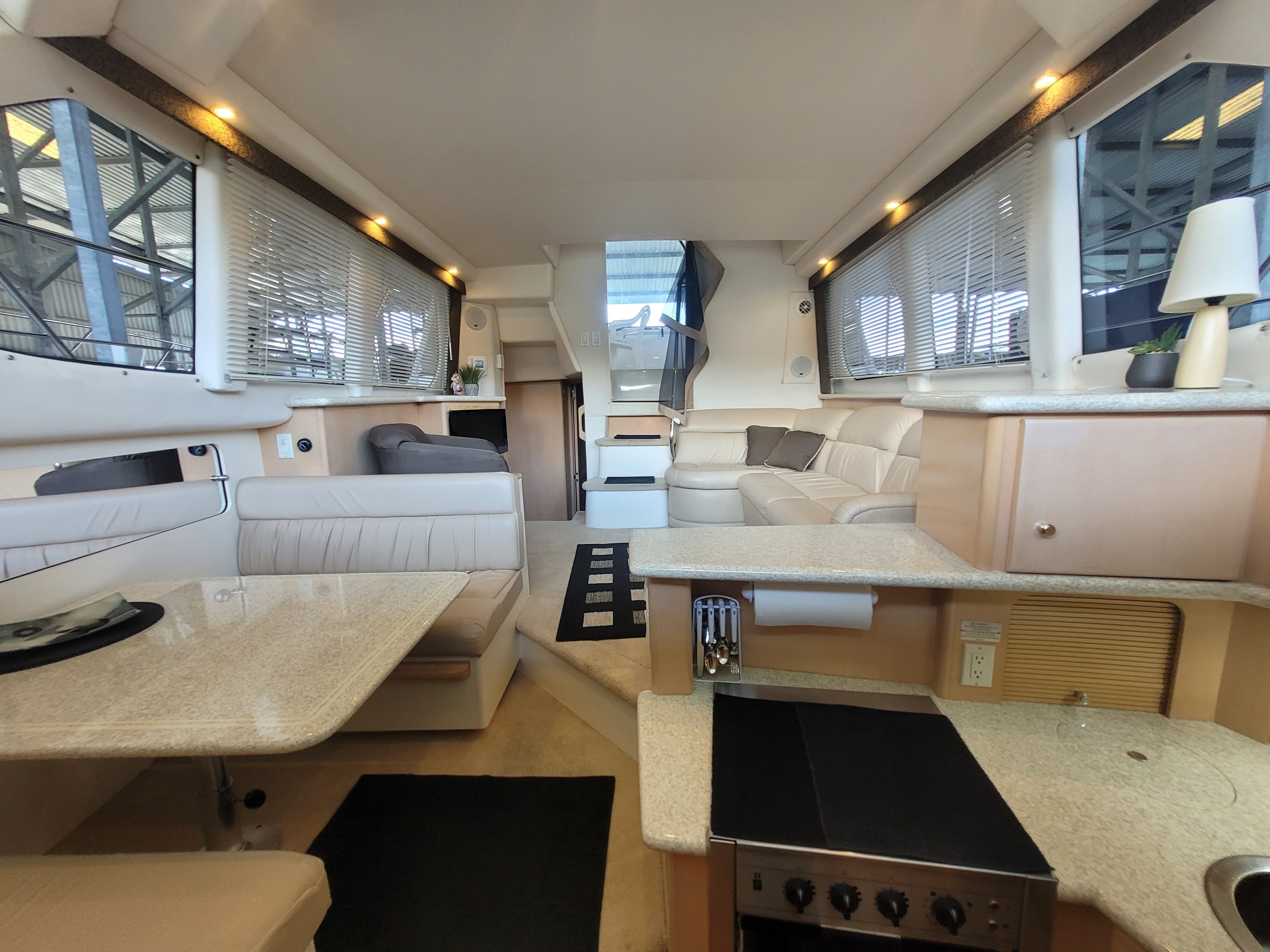 2000 Carver 356 Aft Cabin Motor Yacht - 15