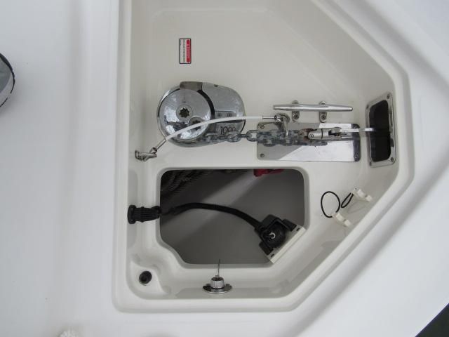 2006 Boston Whaler 32 Outrage Cuddy - 18