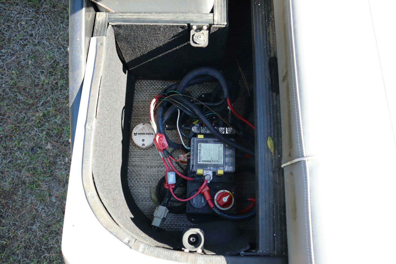 2021 Bennington RX25 Sport - Image 6