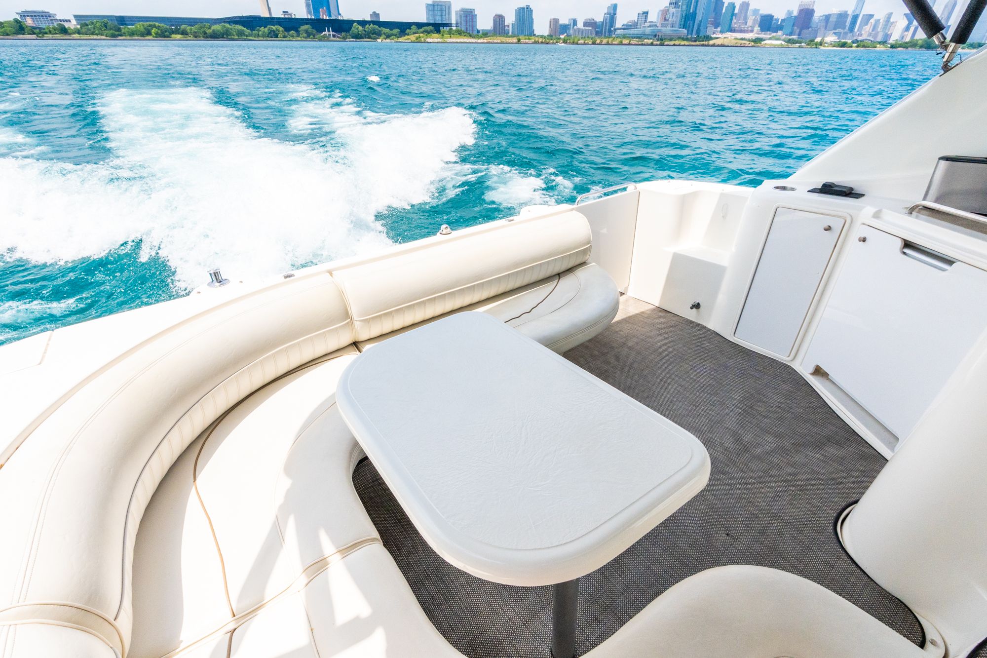 2000 Cruisers Yachts 3870 - 18
