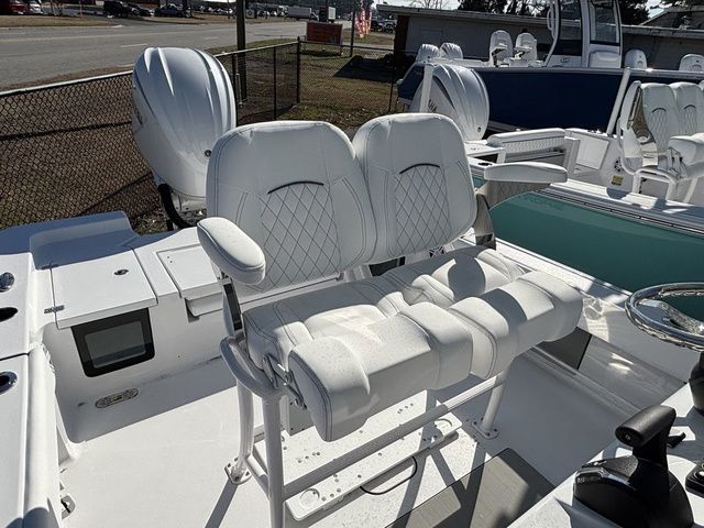2026 Sportsman Masters 247 Bay Boat - 29