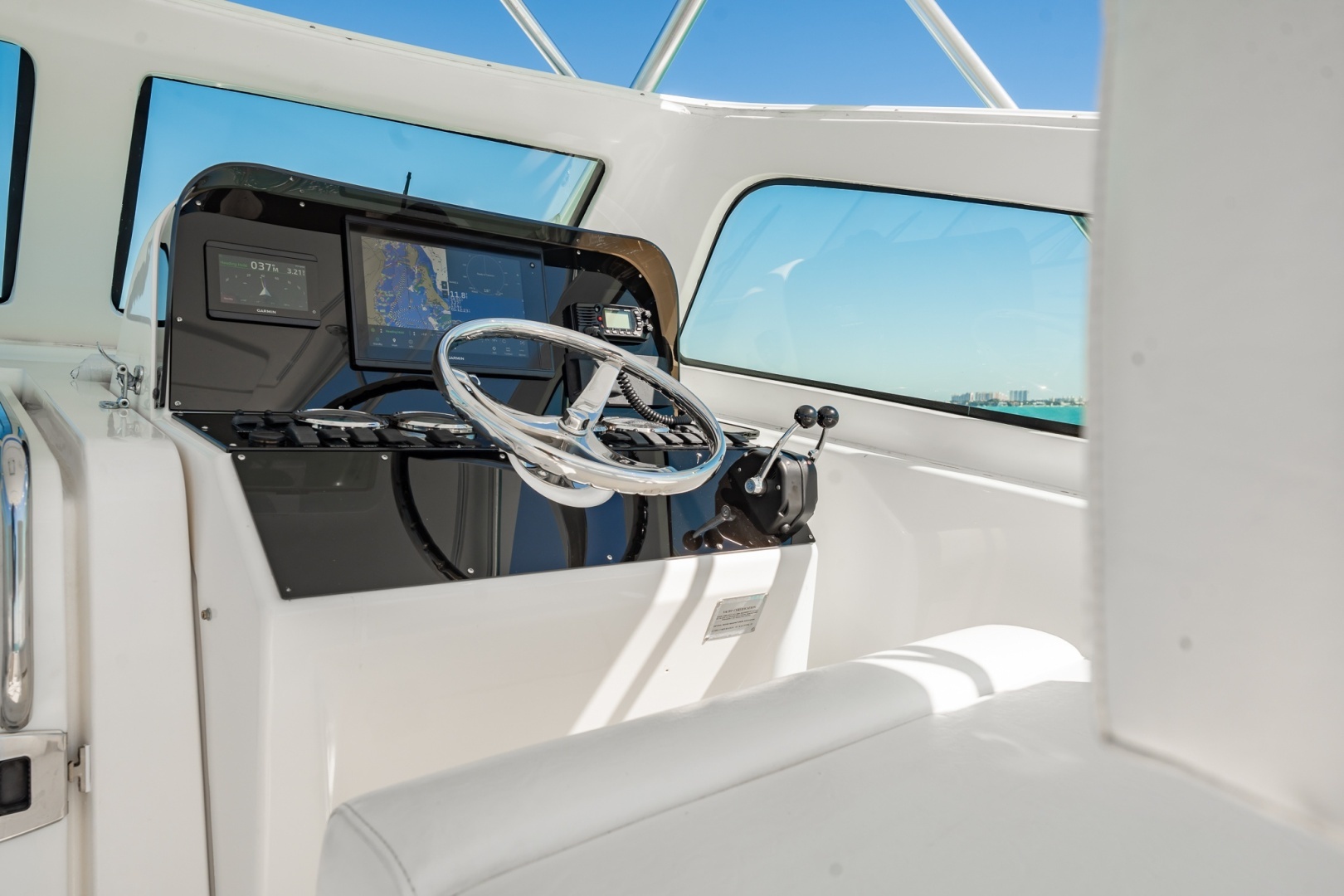 2004 Luhrs 320 Open - Image 22