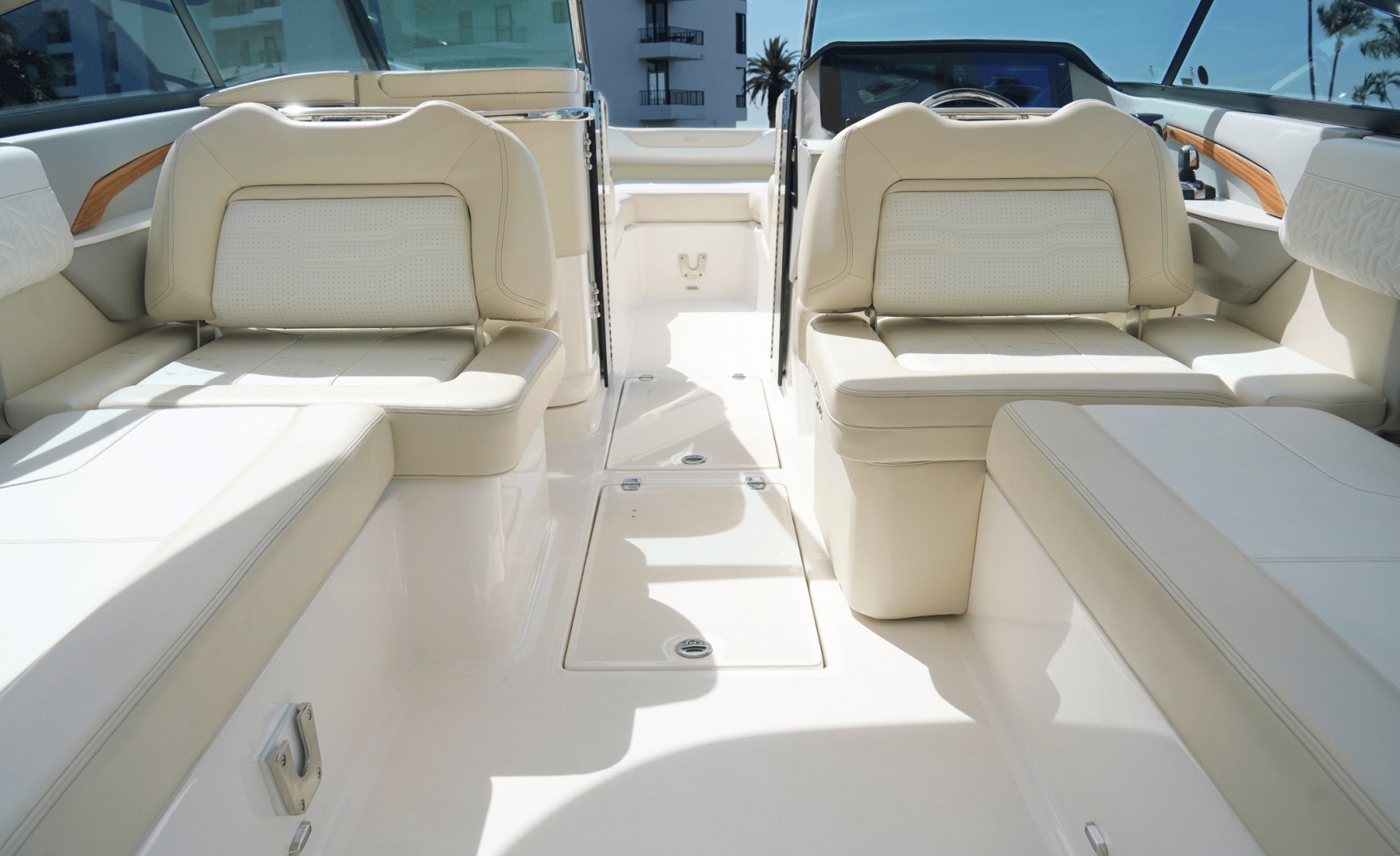 2024 Regal LX9 - Image 32