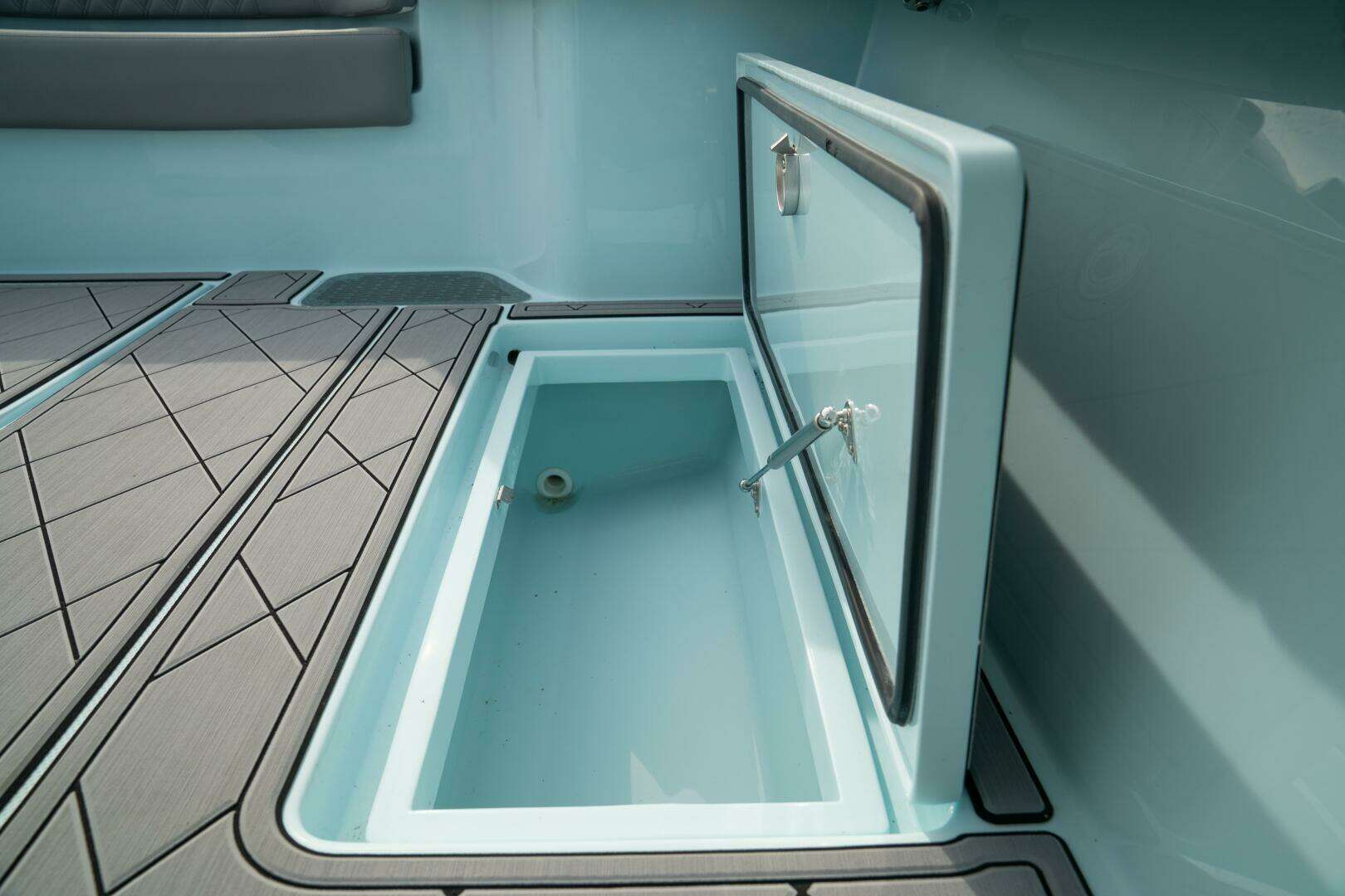 2026 Front Runner 39 CC - Image 23