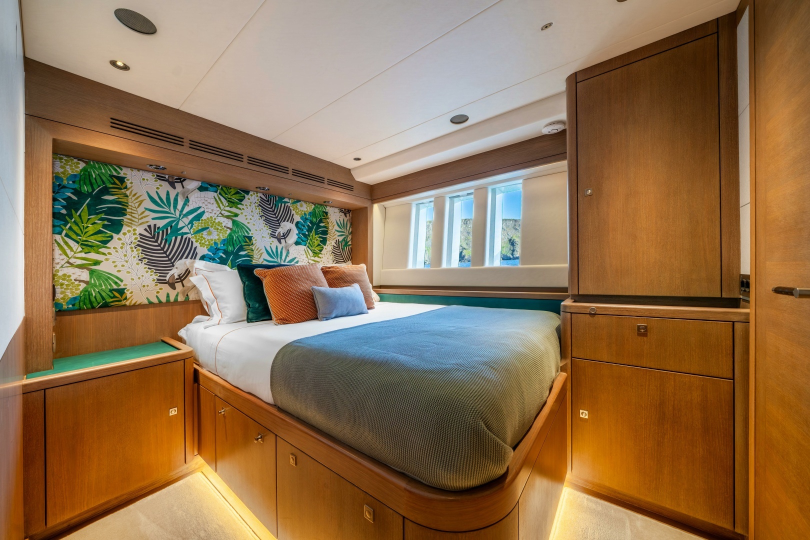 2013 Oyster Yachts Oyster 885 - Image 42