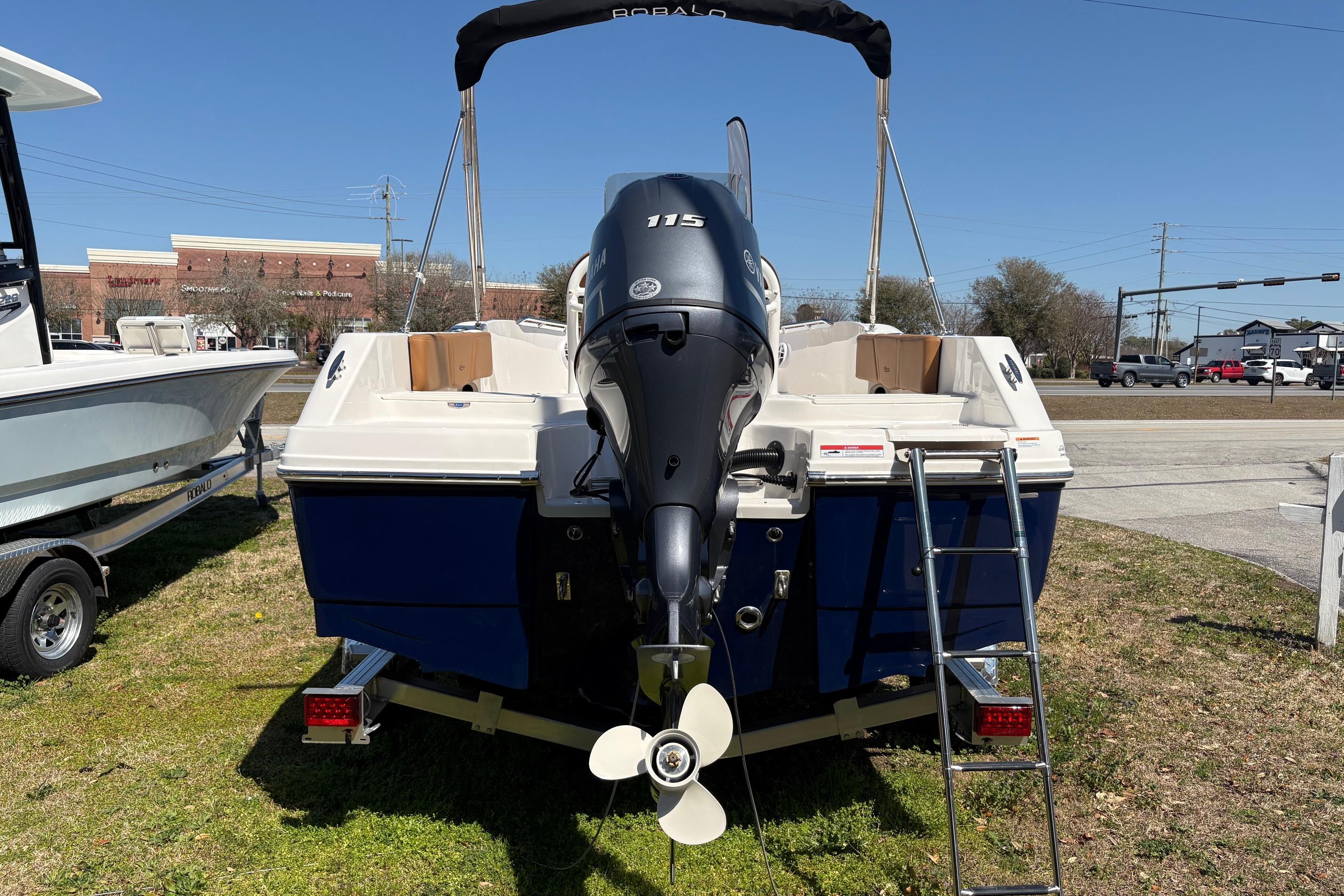 2026 Robalo R180 Center Console - 2