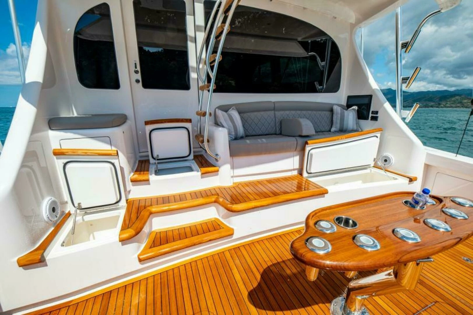 2023 Viking 64 Convertible - Image 52