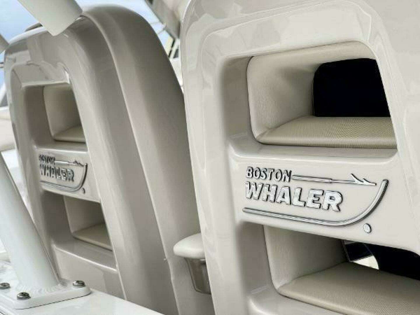 2018 Boston Whaler 380 Outrage - Image 23