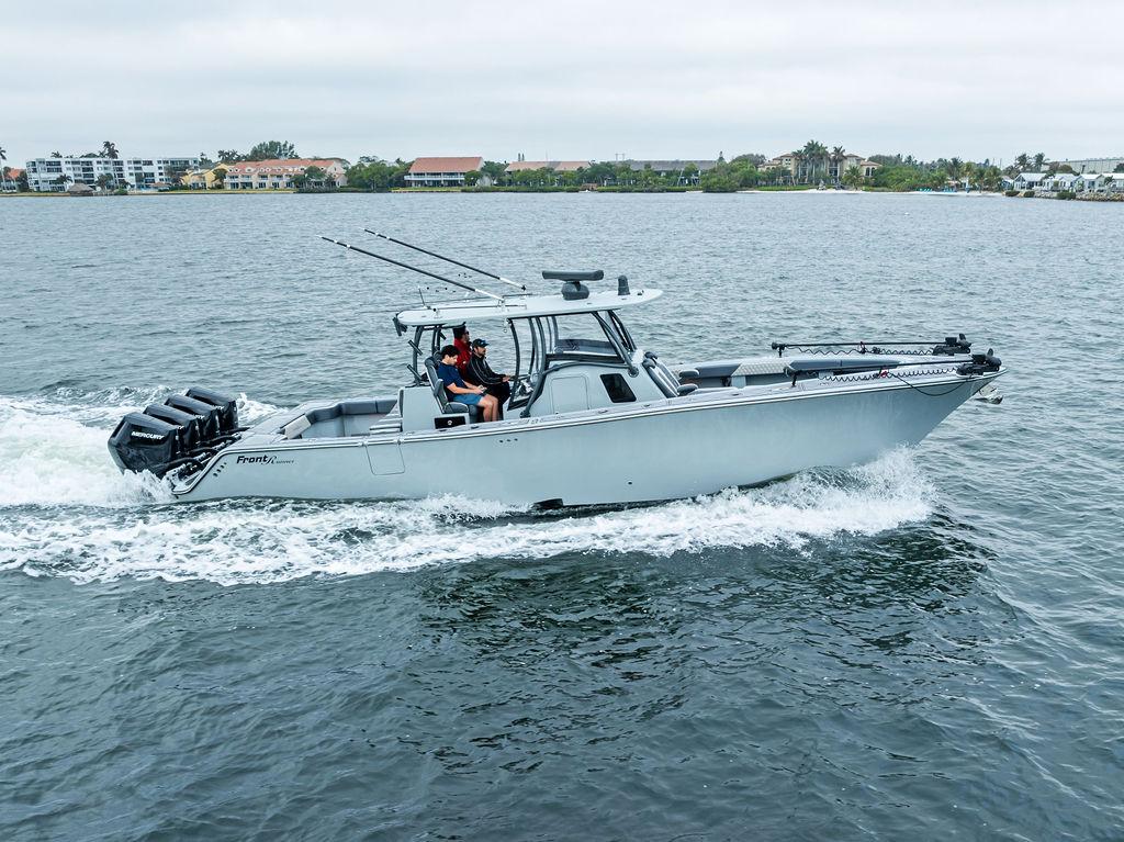 2020 Front Runner 39 Center Console