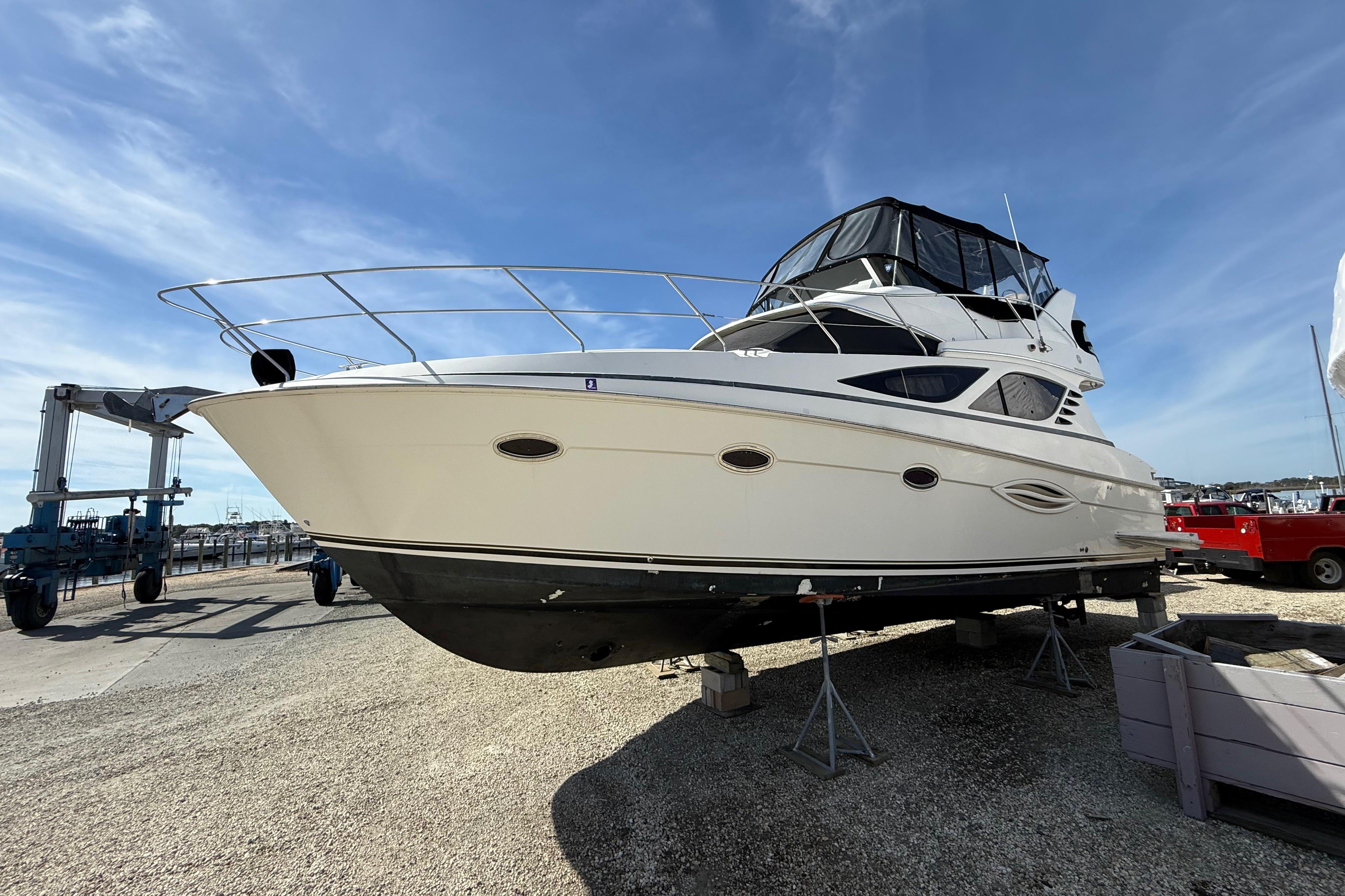2005 Silverton 38 Sport Bridge