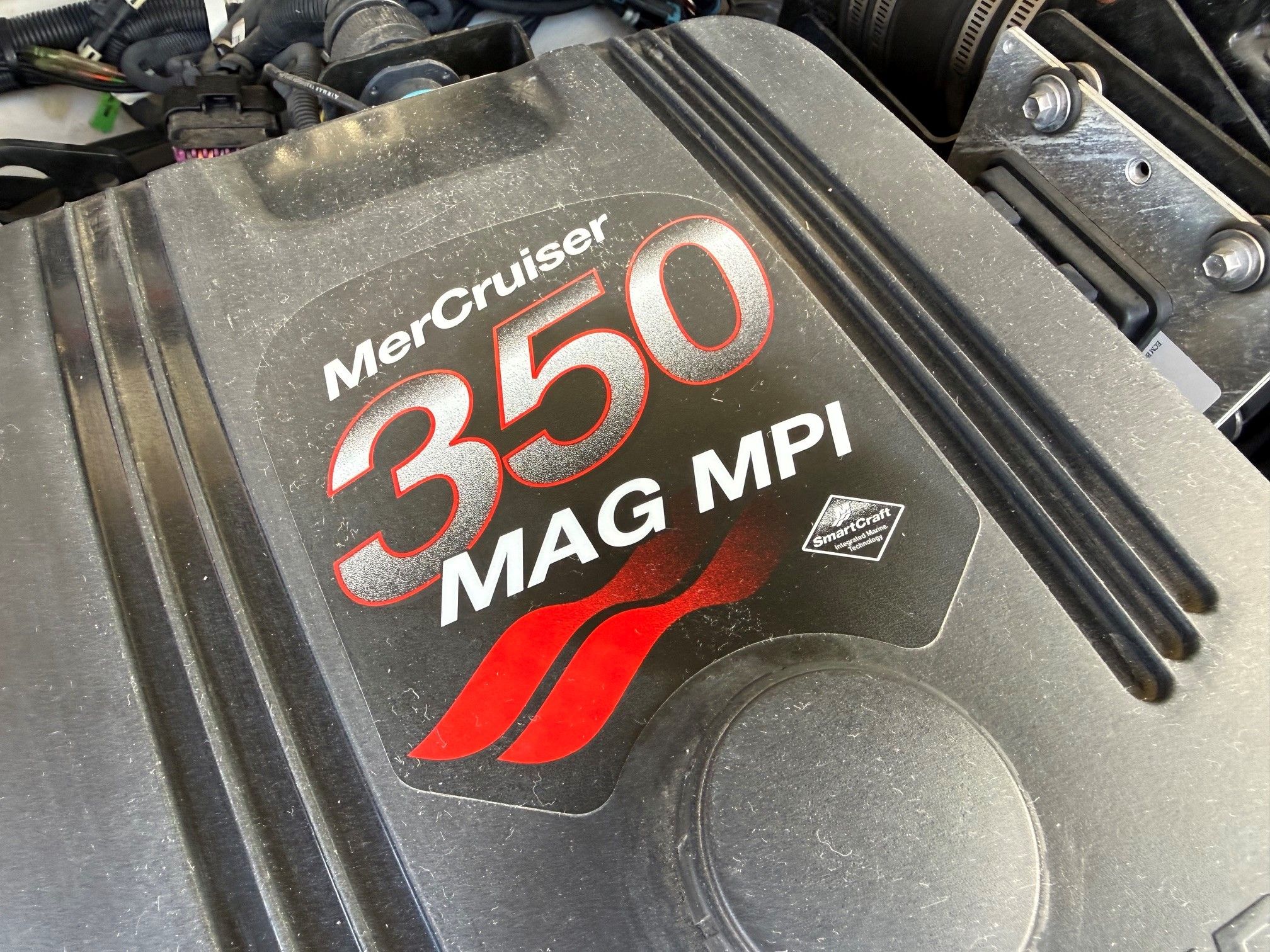 MerCruiser 350 MAG MPI engine cover, Sea Ray 230 Select 2007.