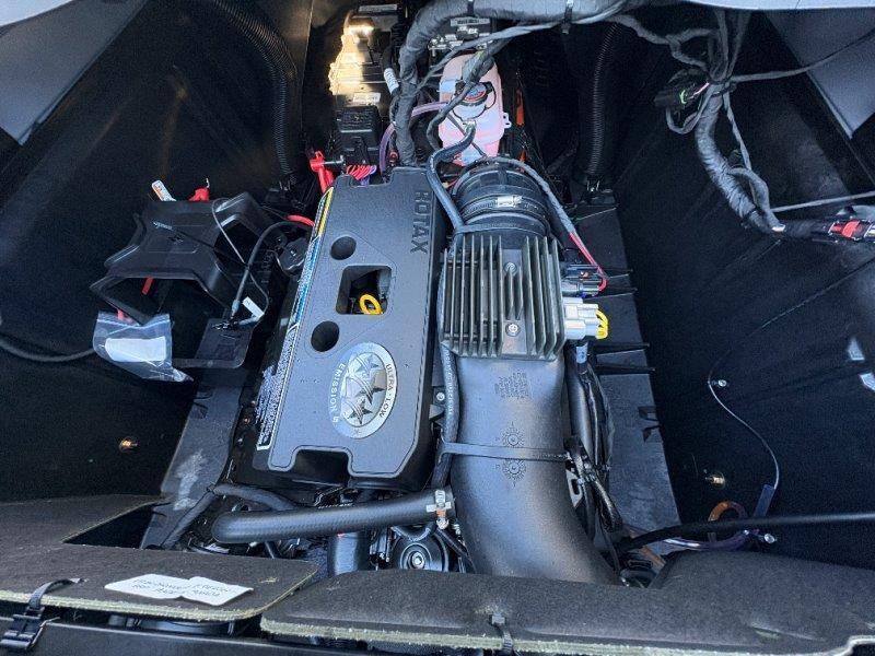 2026 Sea-Doo Switch Fish 18 - 10