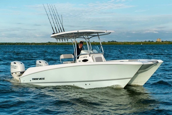 2026 Twin Vee 240 STX CC