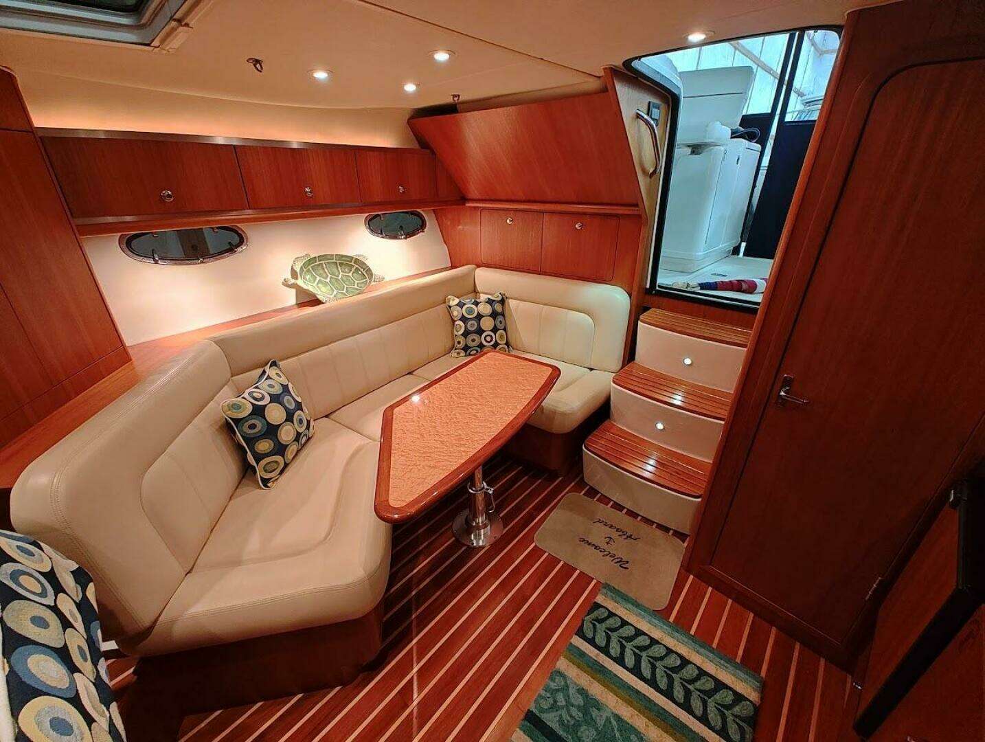2005 Tiara Yachts 3200 OPEN - Image 16