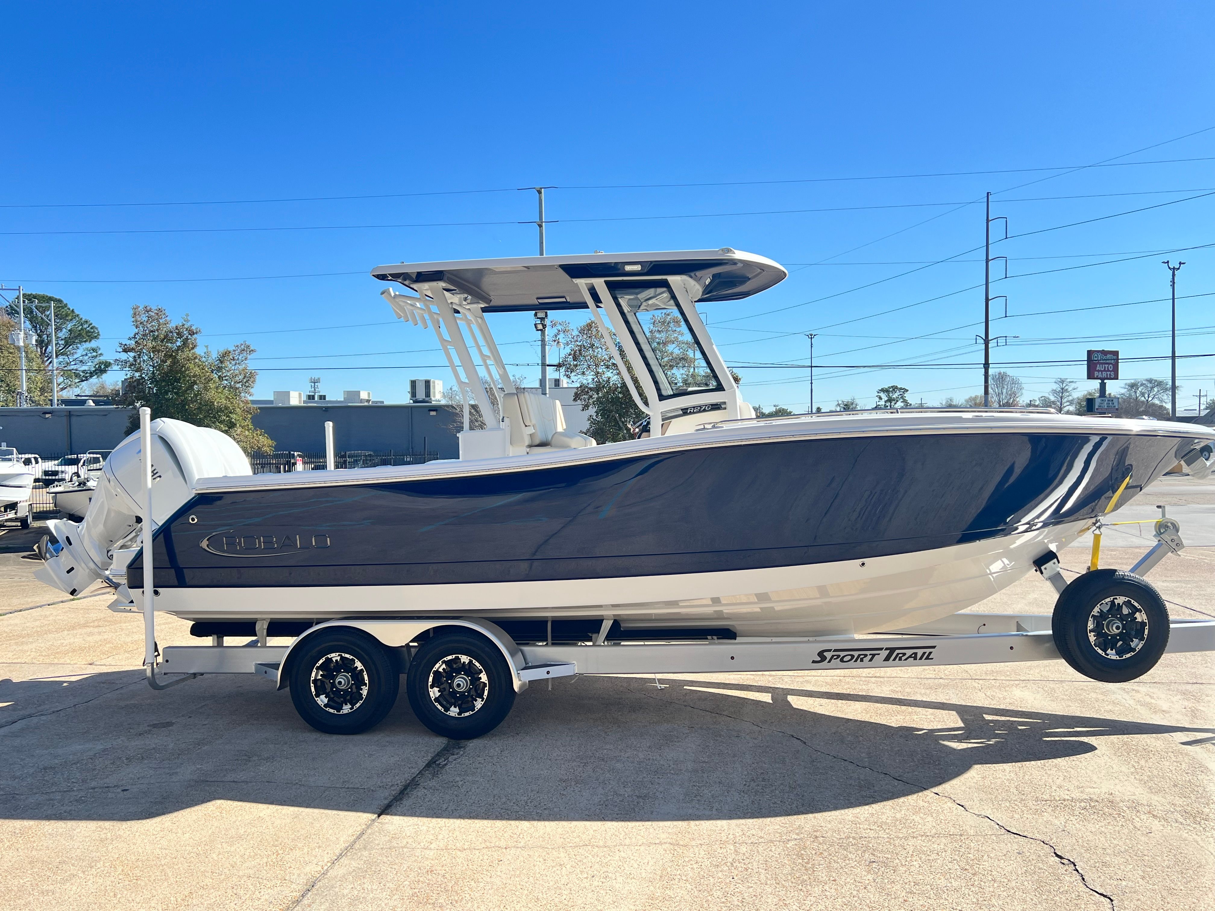 2026 Robalo R270 Center Console - 4