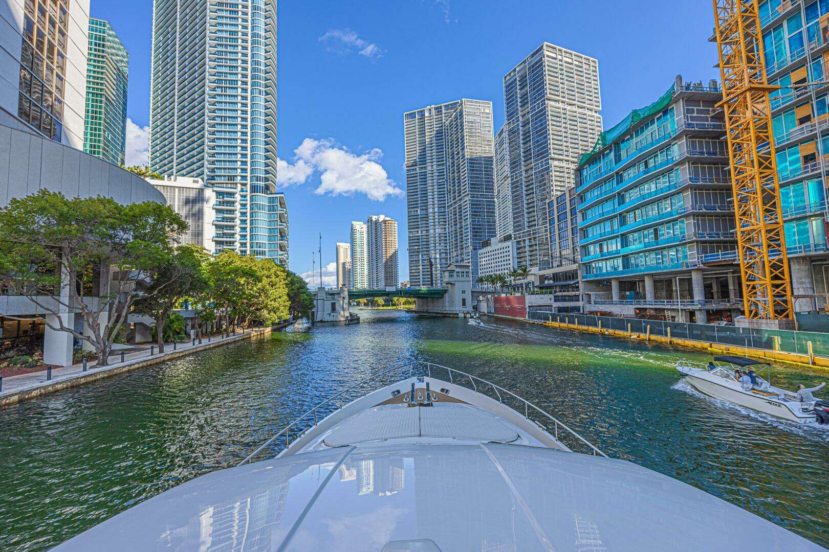 2011 Ferretti Yachts 830 - Image 16