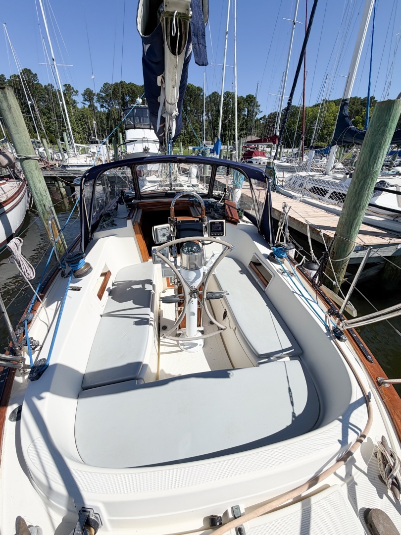 1998 Pacific Seacraft 37 - Image 19