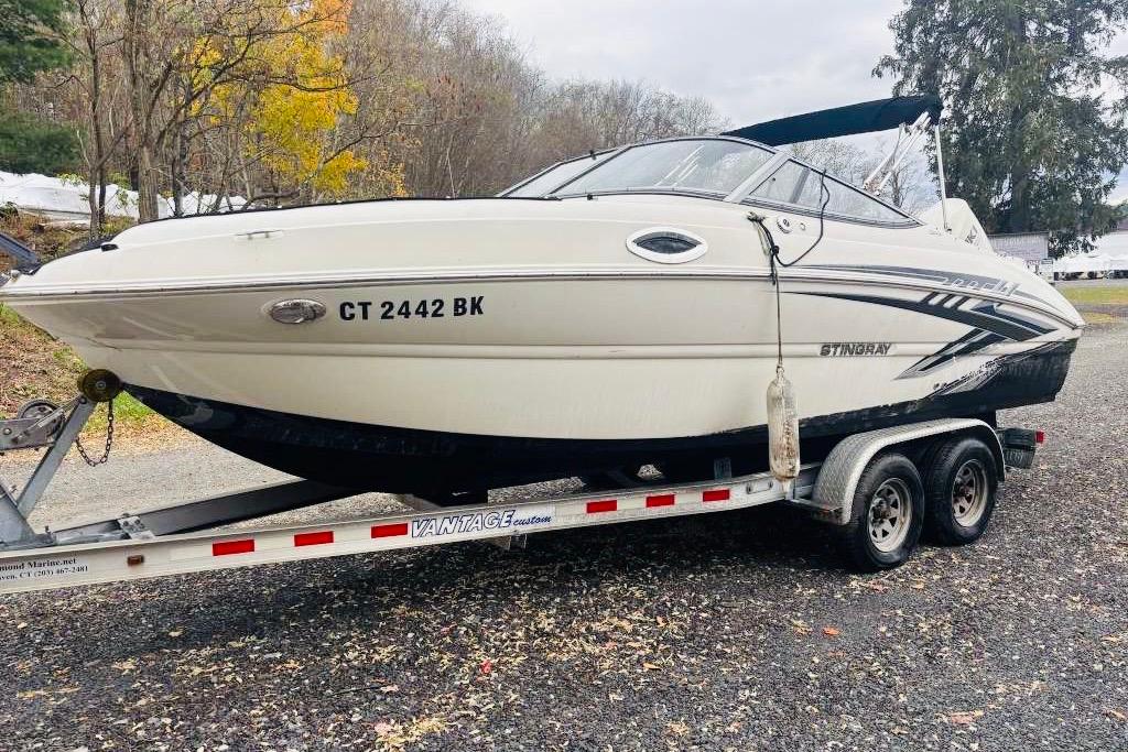2018 Stingray 214 LR