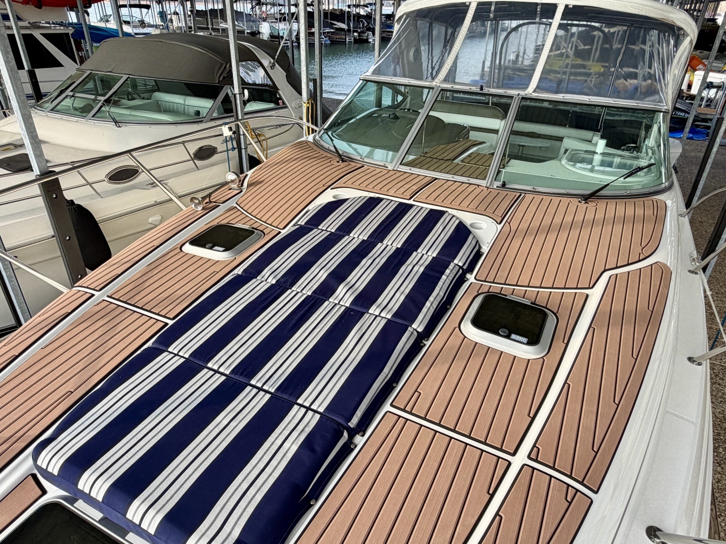 2007 Rinker 350 Express Cruiser - Image 92