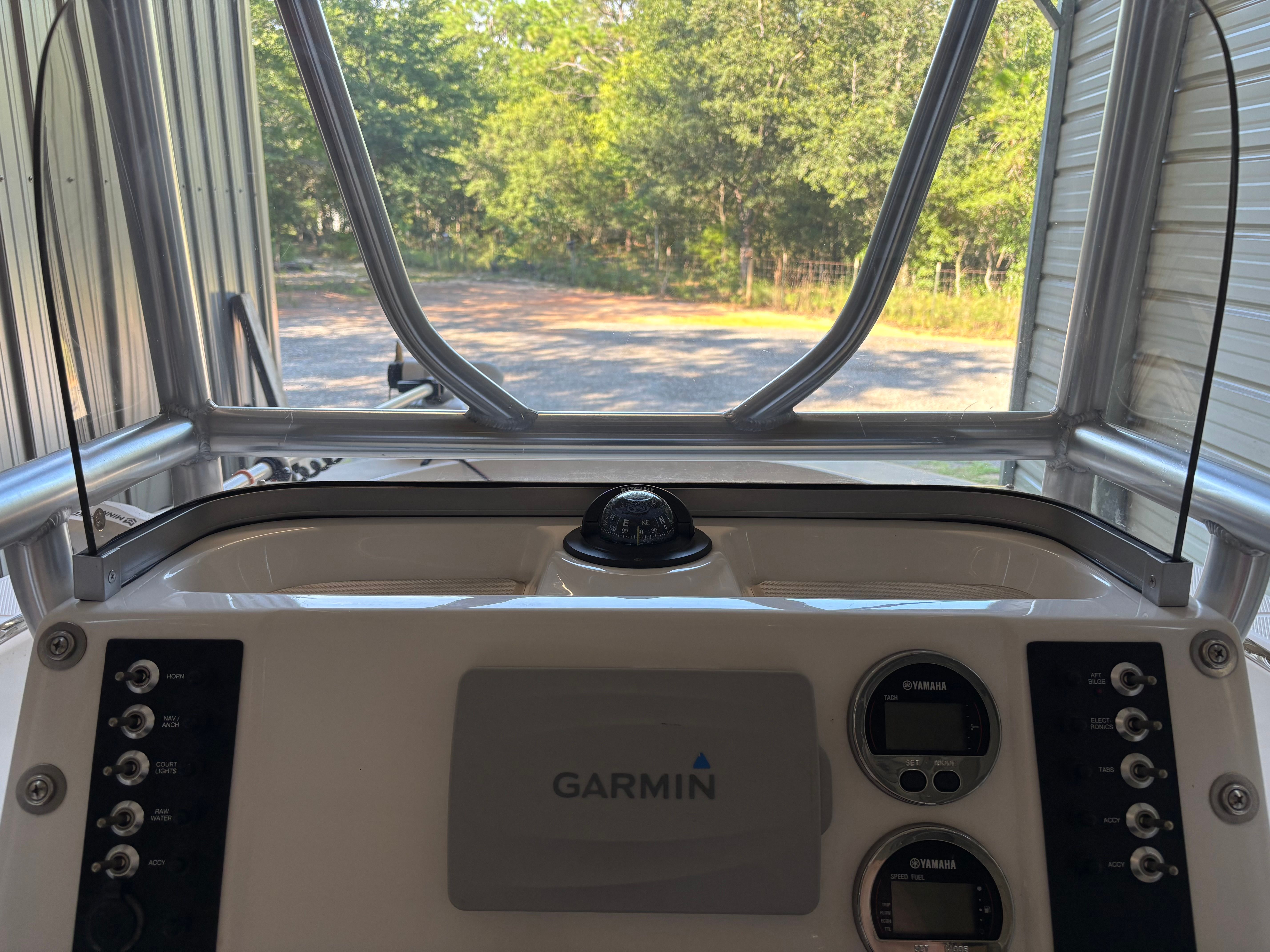 2017 Robalo R180 Center Console - 17