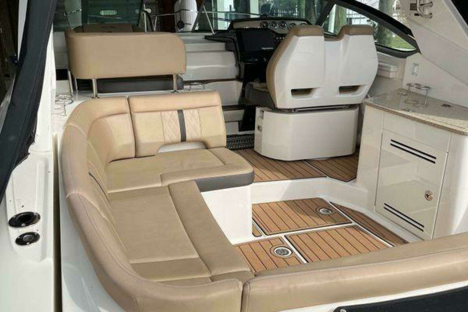 2017 Sea Ray Sundancer 350 - Image 5