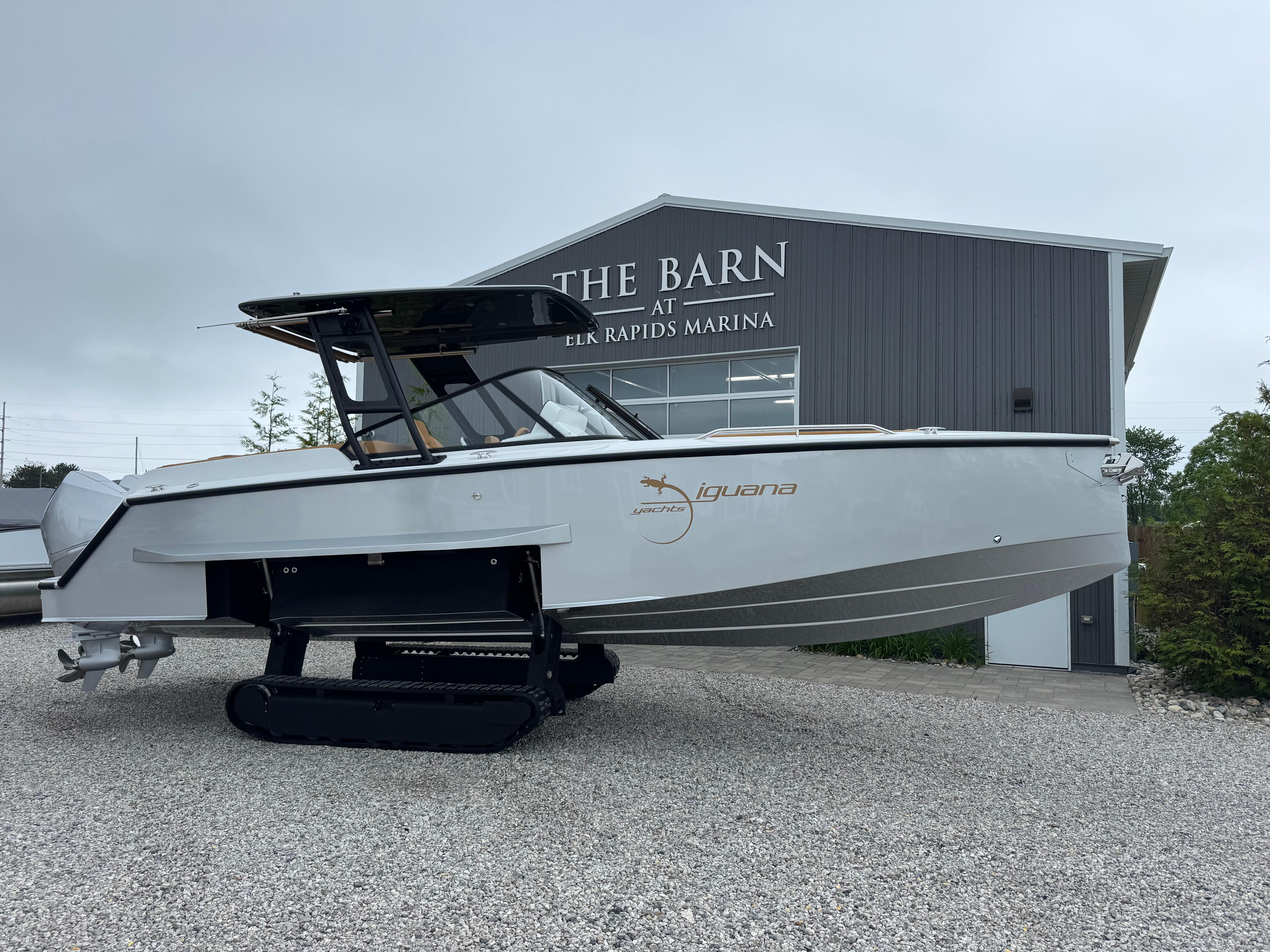 2025 Iguana Bow Rider