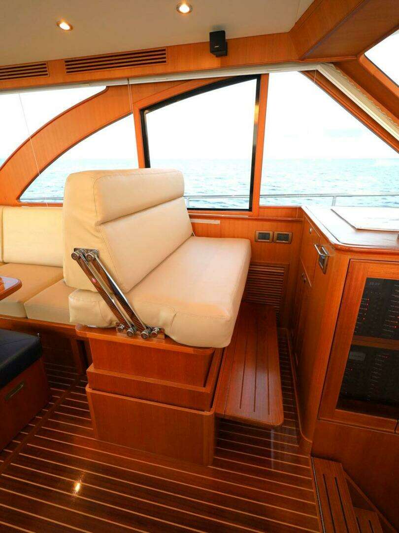 2014 Hunt Yachts — - Image 22