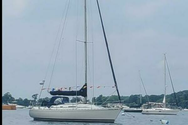 1985 Beneteau First 375