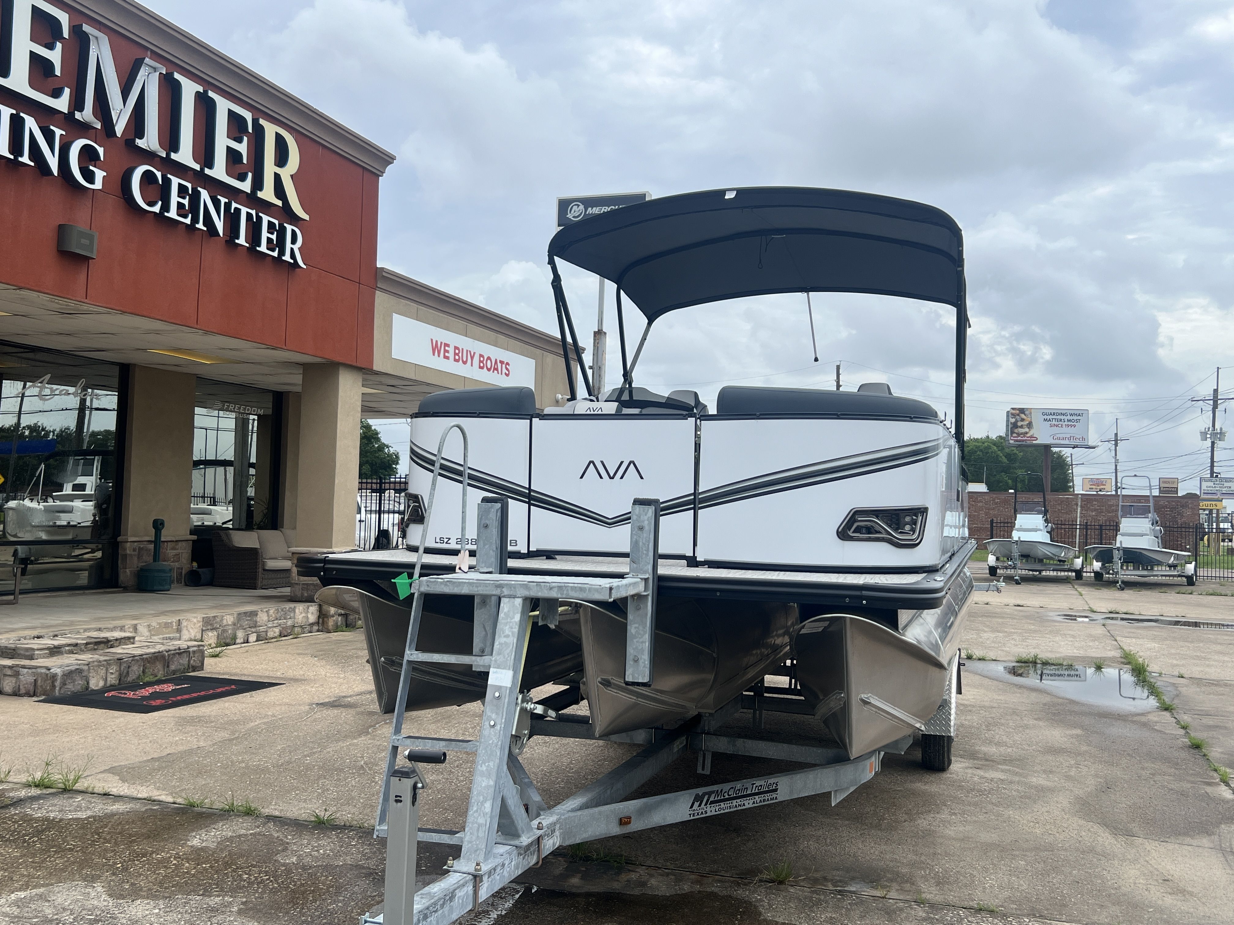 2025 Avalon LSZ Versatile Rear Bench - 23' - 3