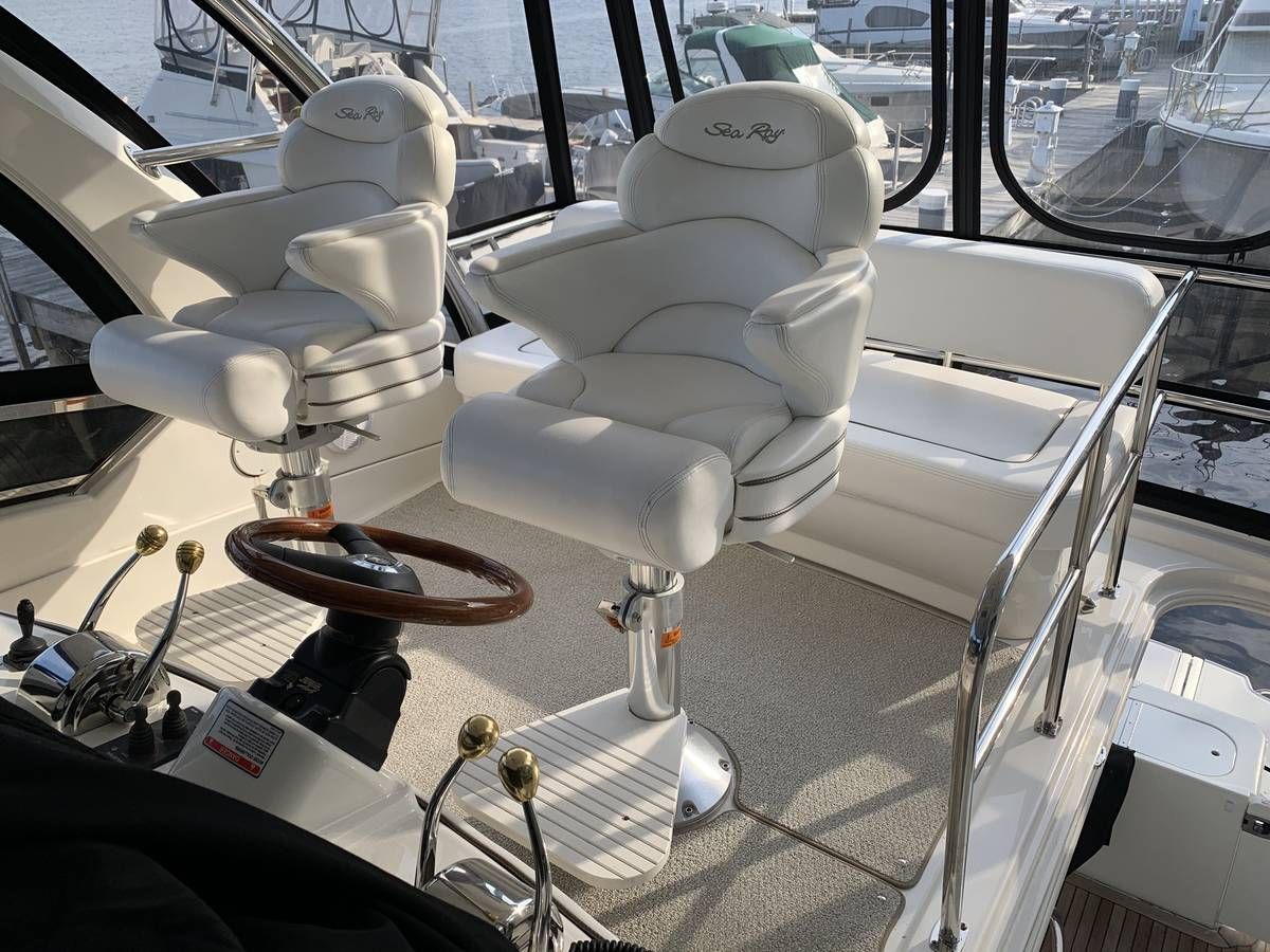 2007 Sea Ray 52 Sedan Bridge - 8
