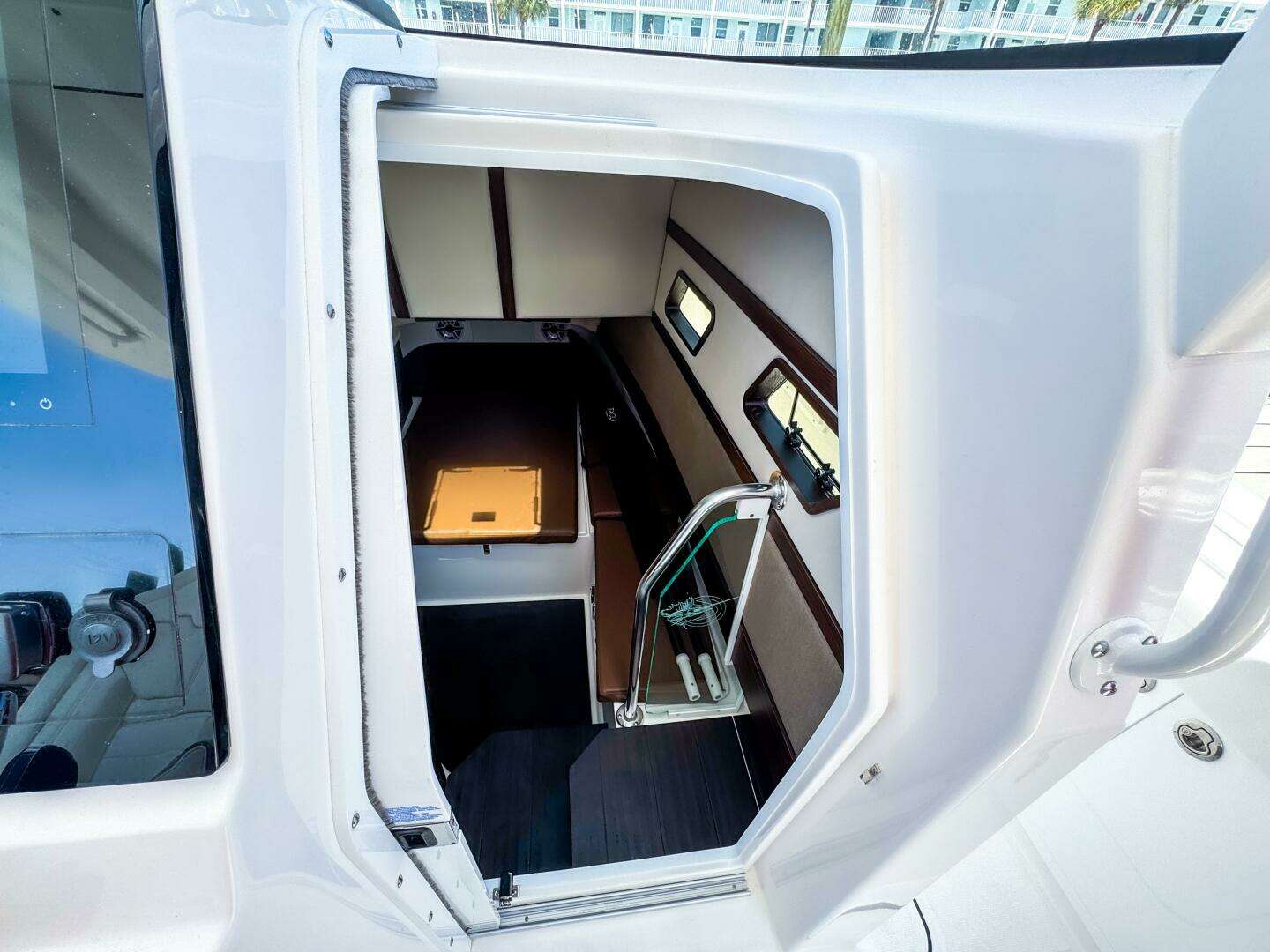 2025 Edgewater 370CC - Image 21