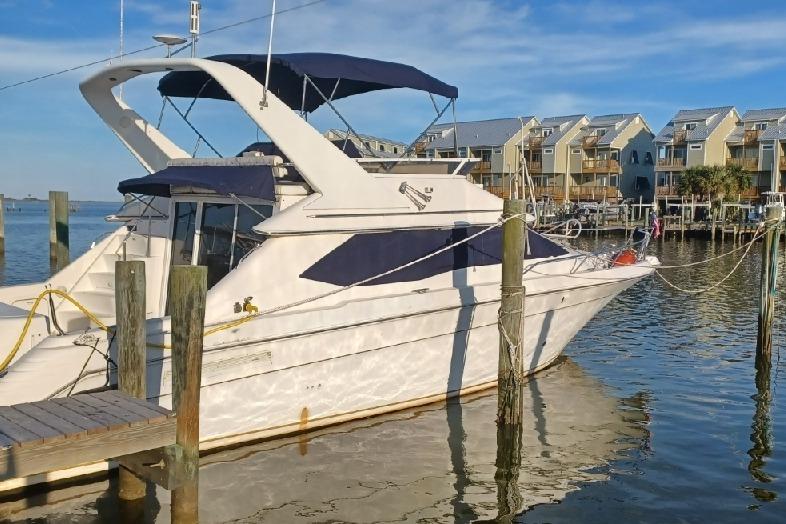 1997 Sea Ray 440 Express Bridge