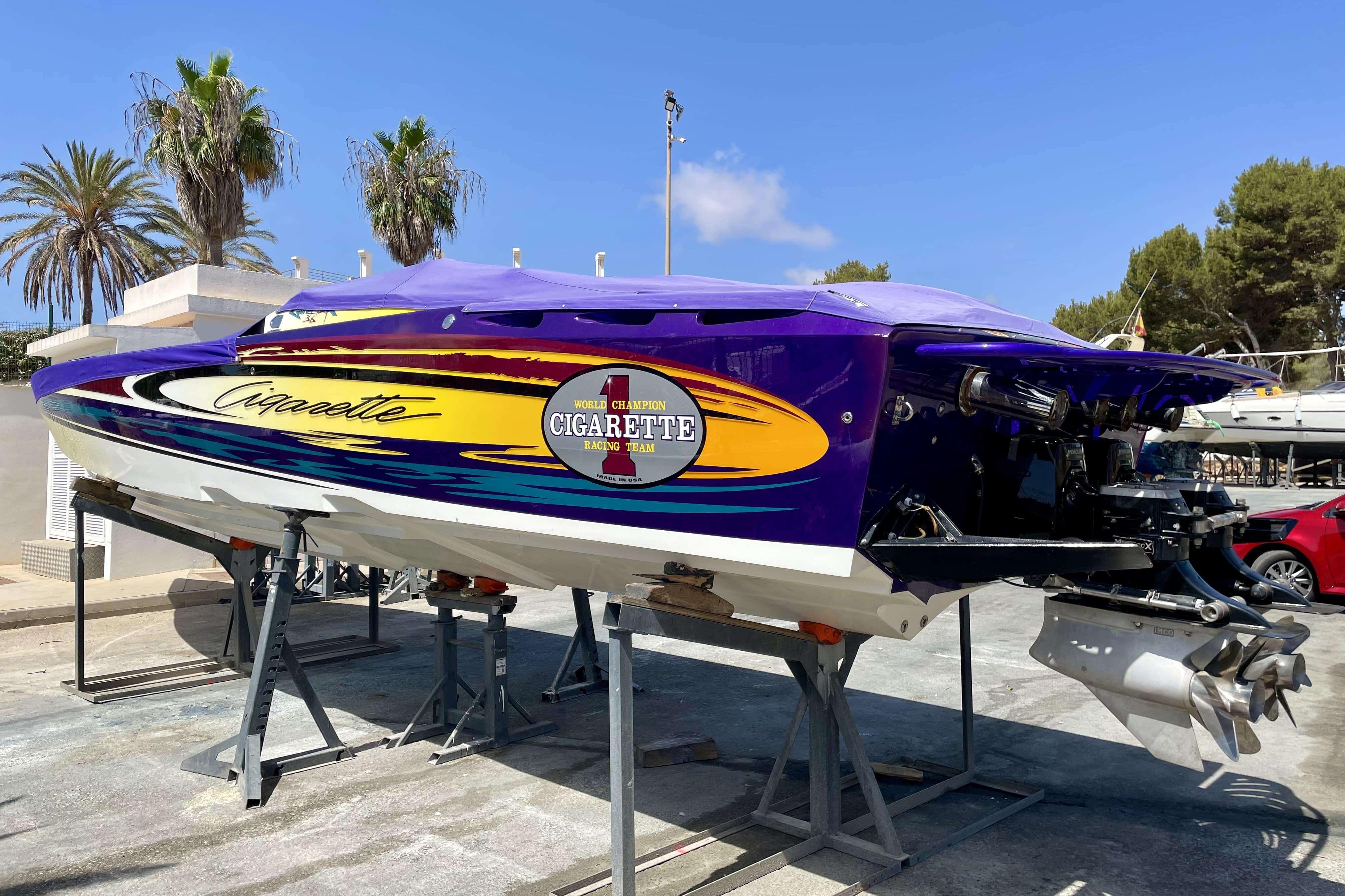 2004 Cigarette 36' Gladiator