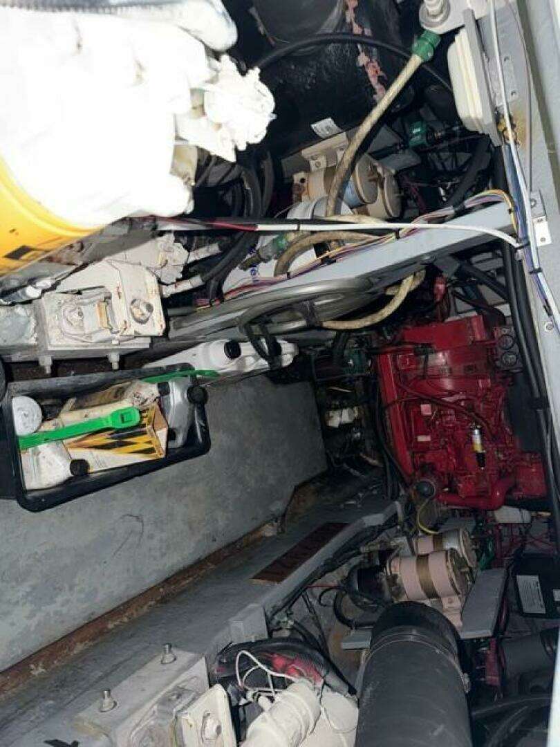 1997 Sea Ray 400 Sedan Bridge - Image 18