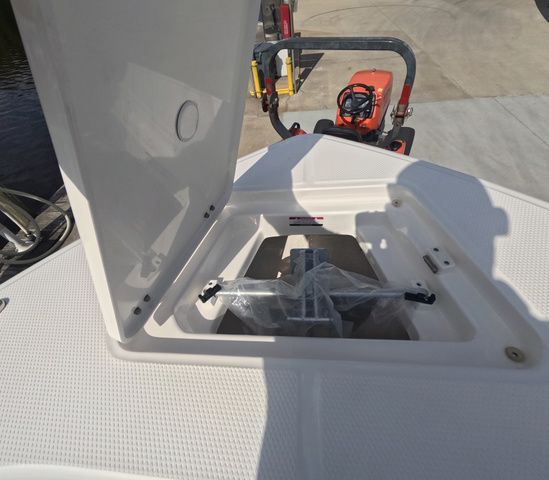 2026 Robalo Center Console R230 In Stock Trailer Included - 21