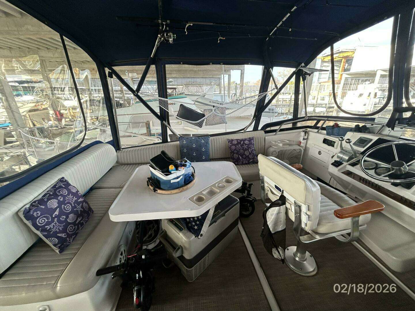 2004 Mainship 430 - Image 16