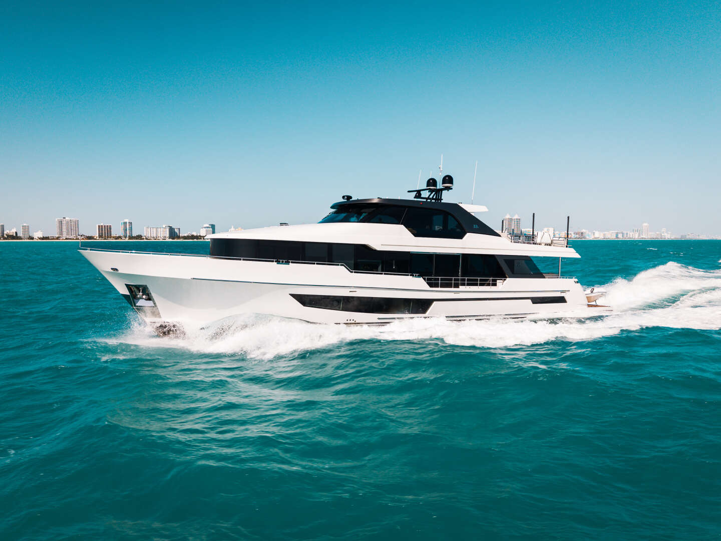 2024 Ocean Alexander 32L - Image 3