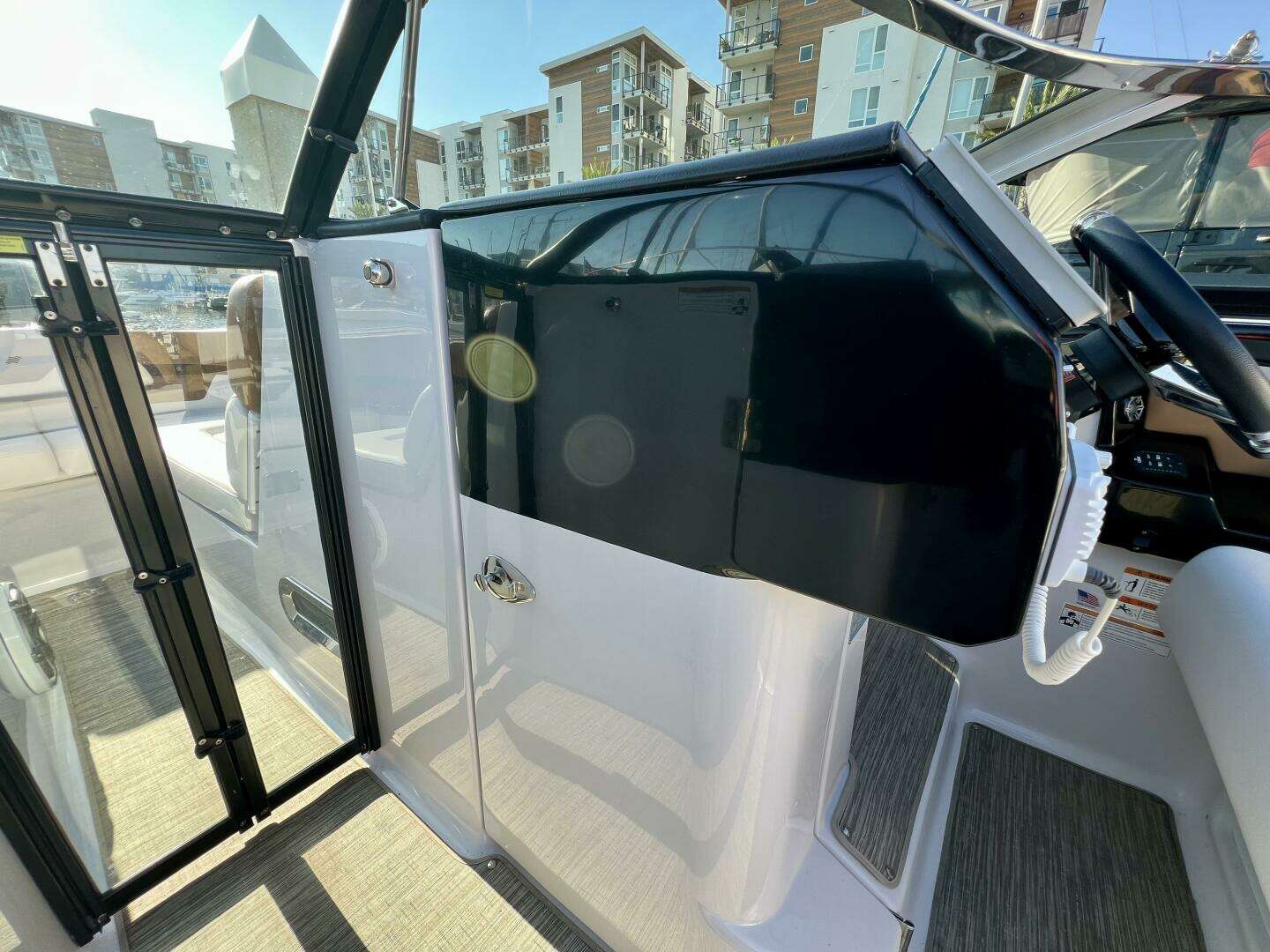 2019 Four Winns H290 - Image 26
