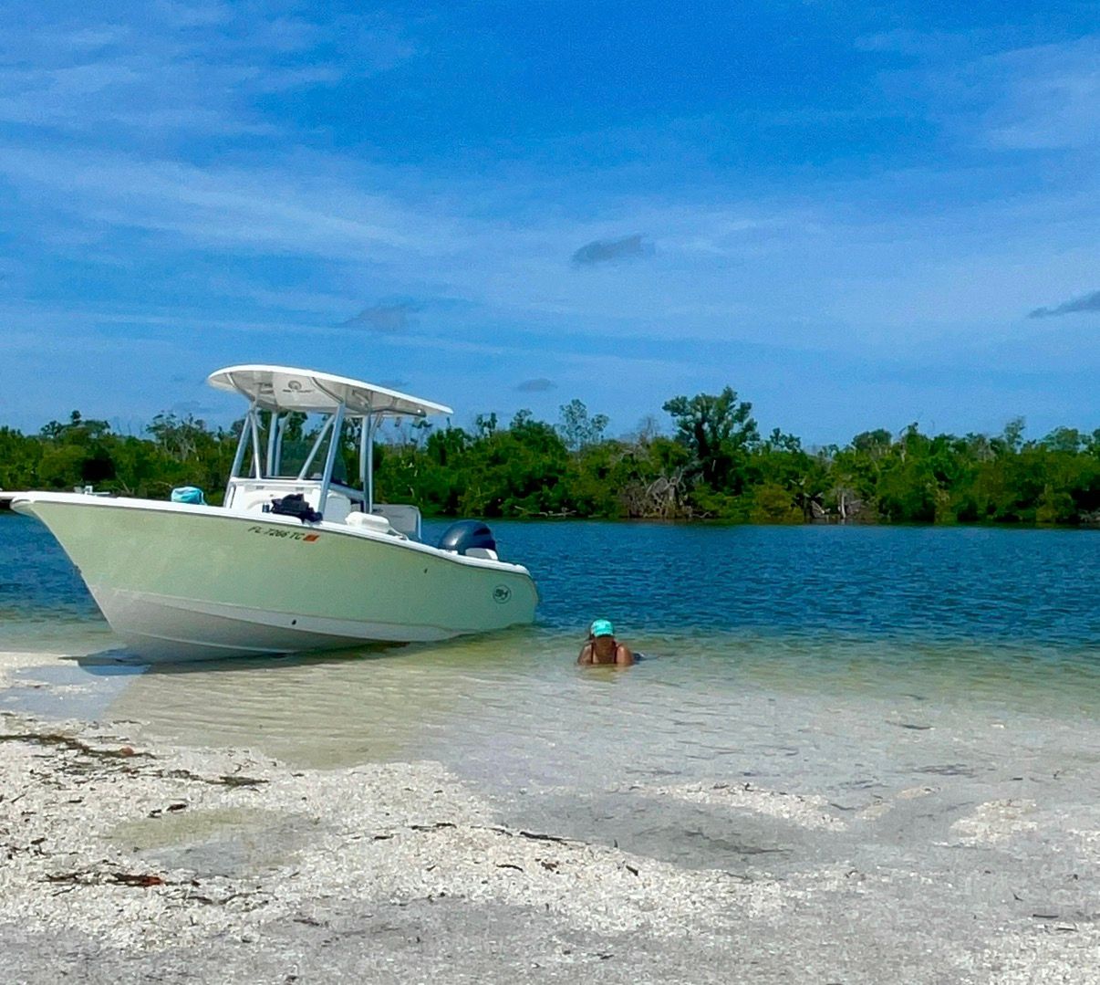 2022 Sea Hunt Ultra 219 - 2