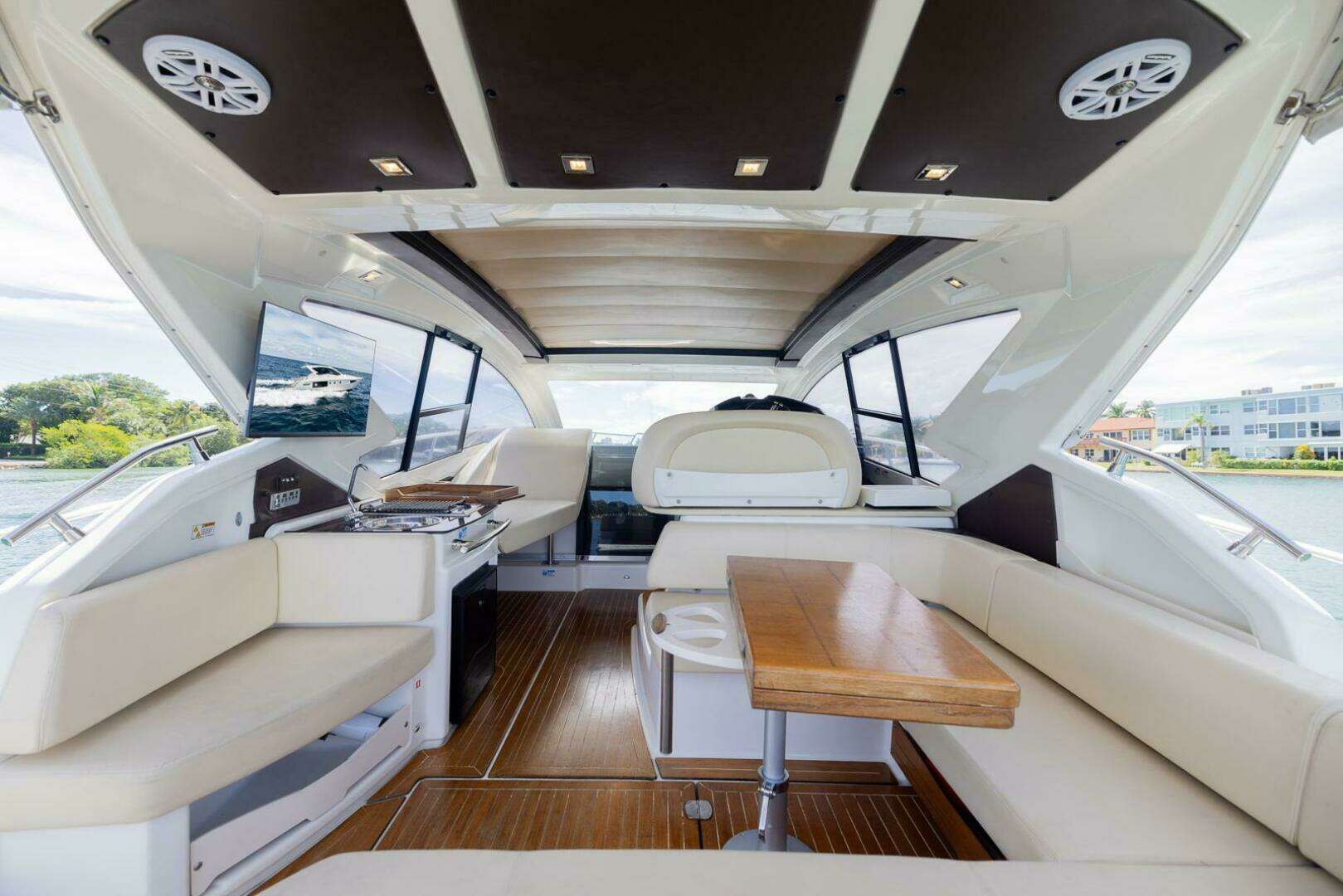 2014 Cranchi M 44 HT - Image 3
